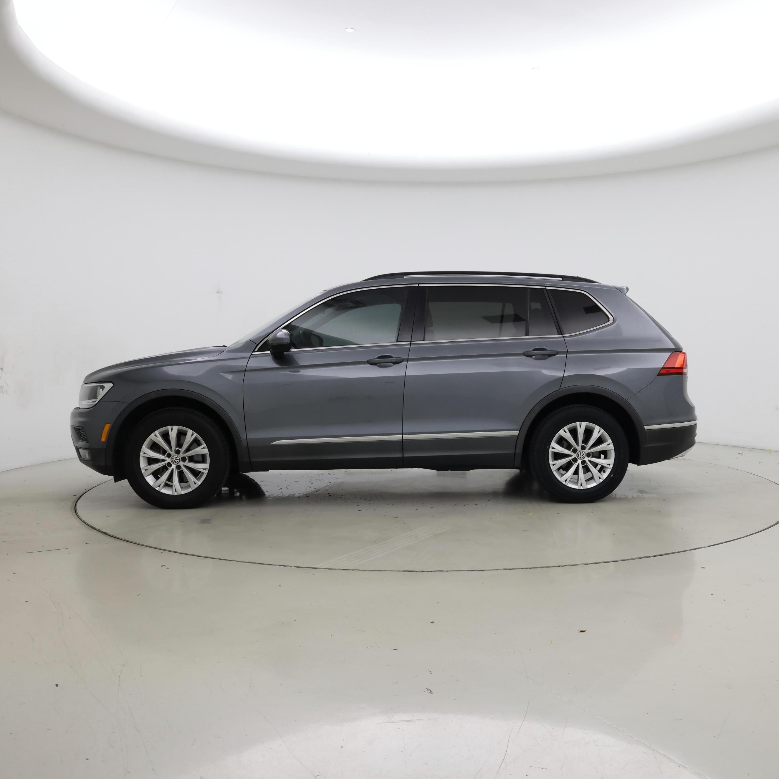 Thumbnail: 2018 Volkswagen Tiguan - 3