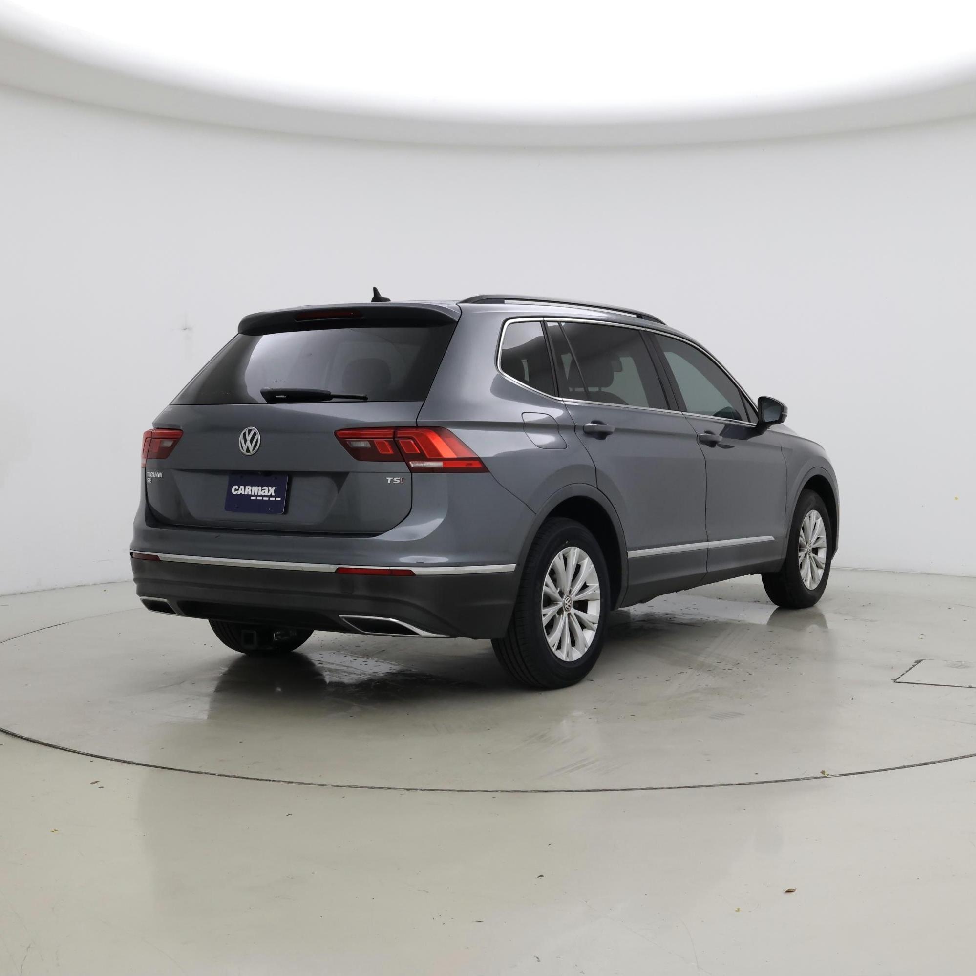 Thumbnail: 2018 Volkswagen Tiguan - 8