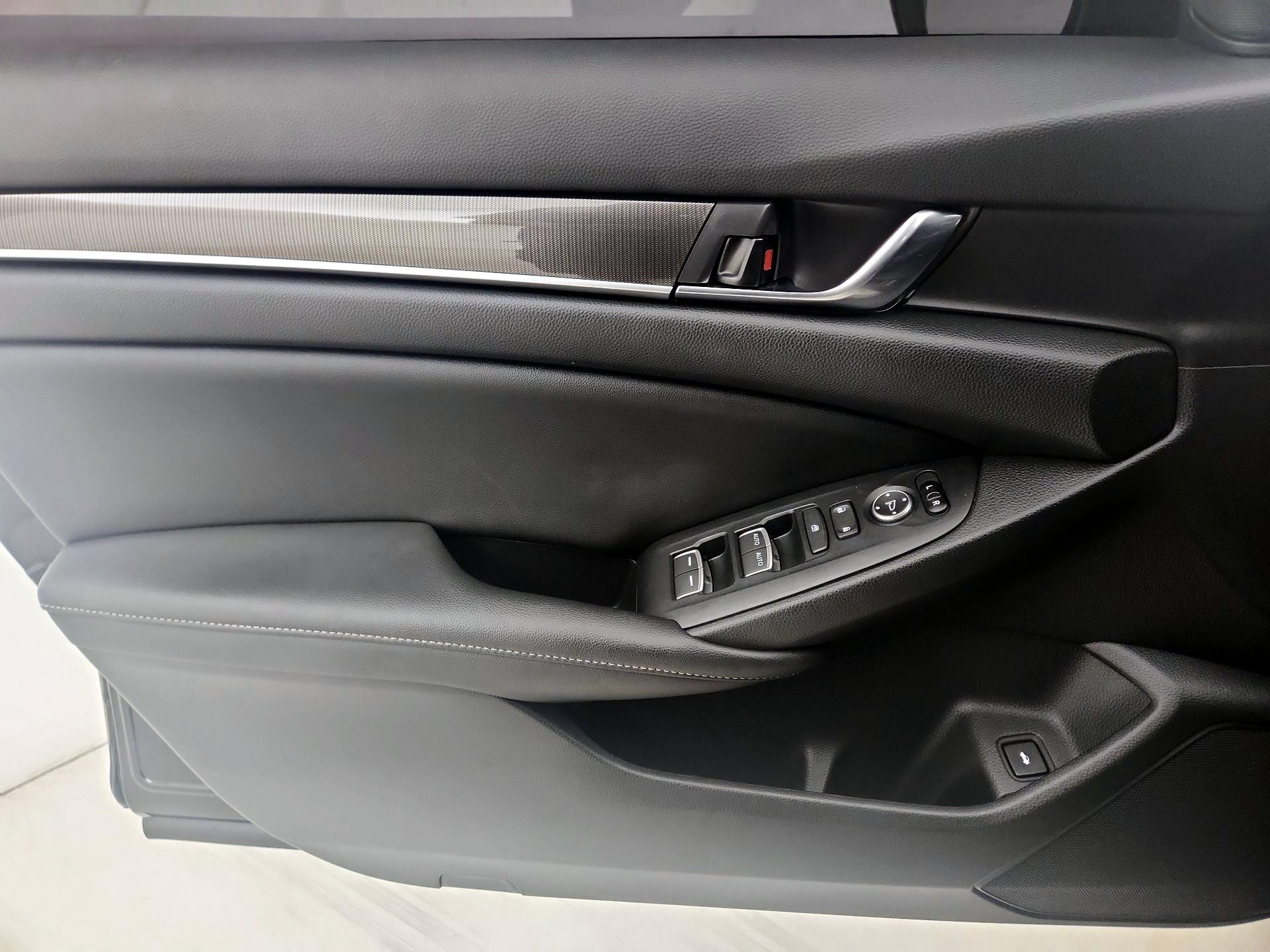 Thumbnail: 2019 Honda Accord - 12