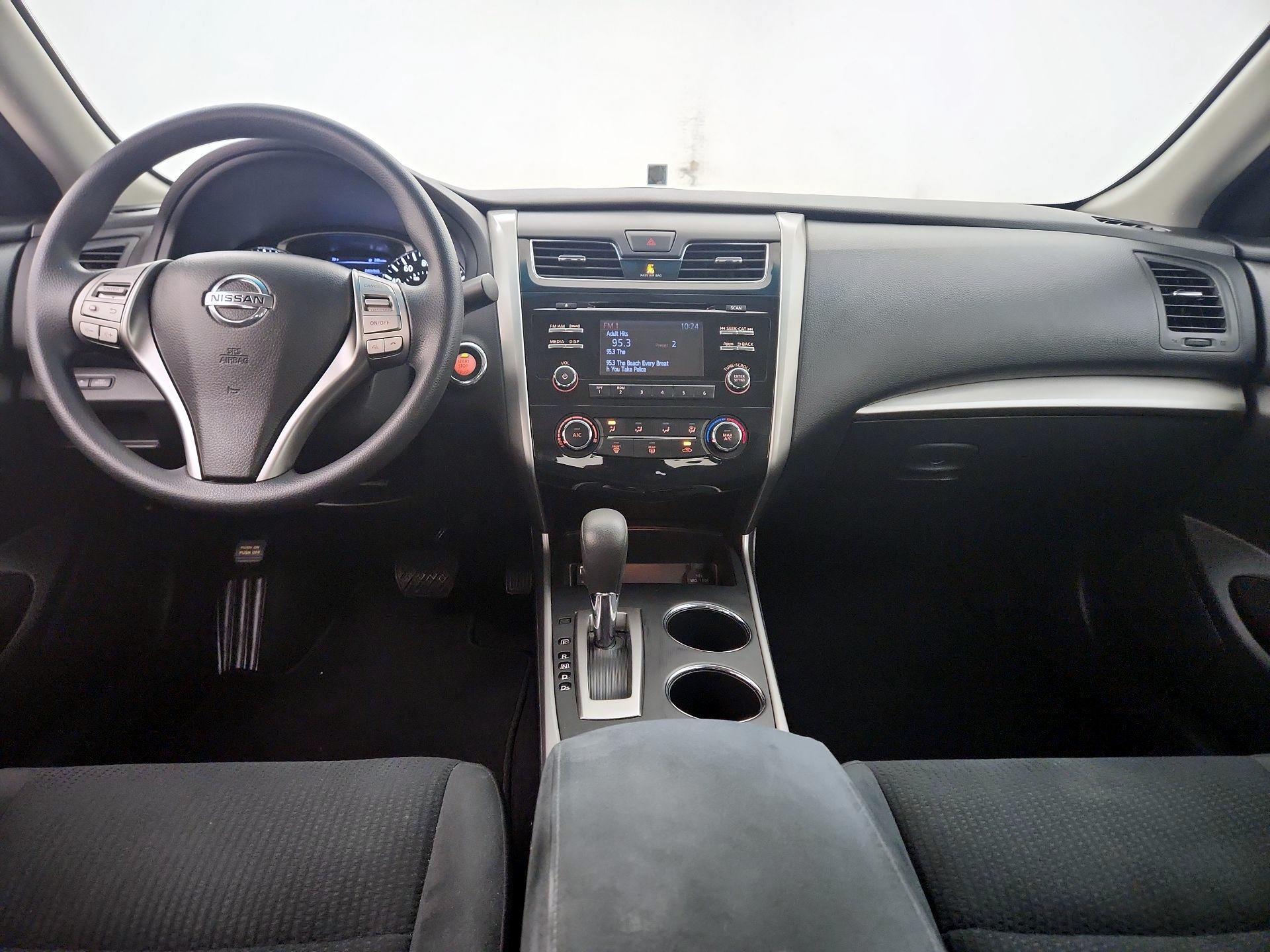 Thumbnail: 2015 Nissan Altima - 9
