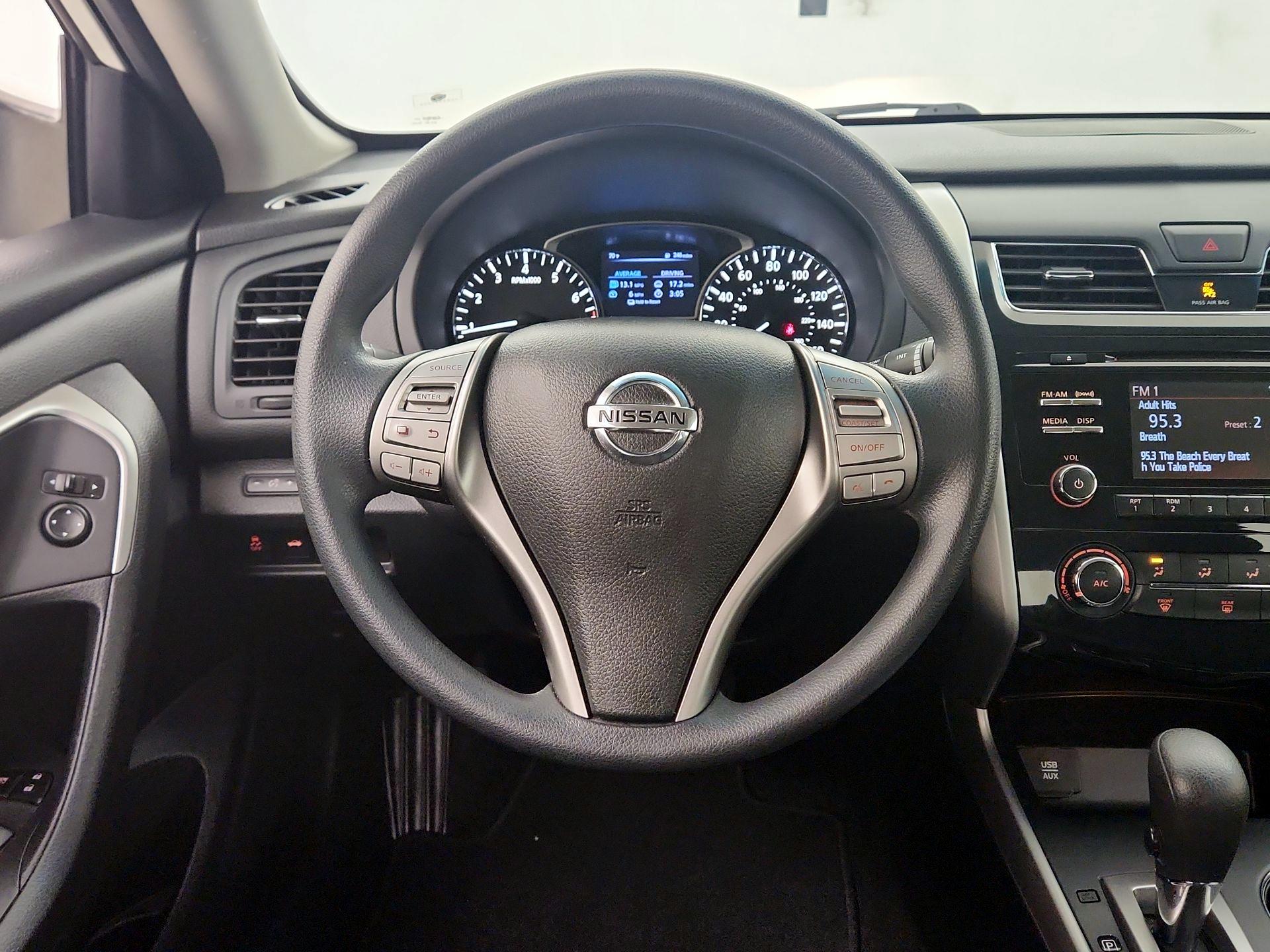 Thumbnail: 2015 Nissan Altima - 10