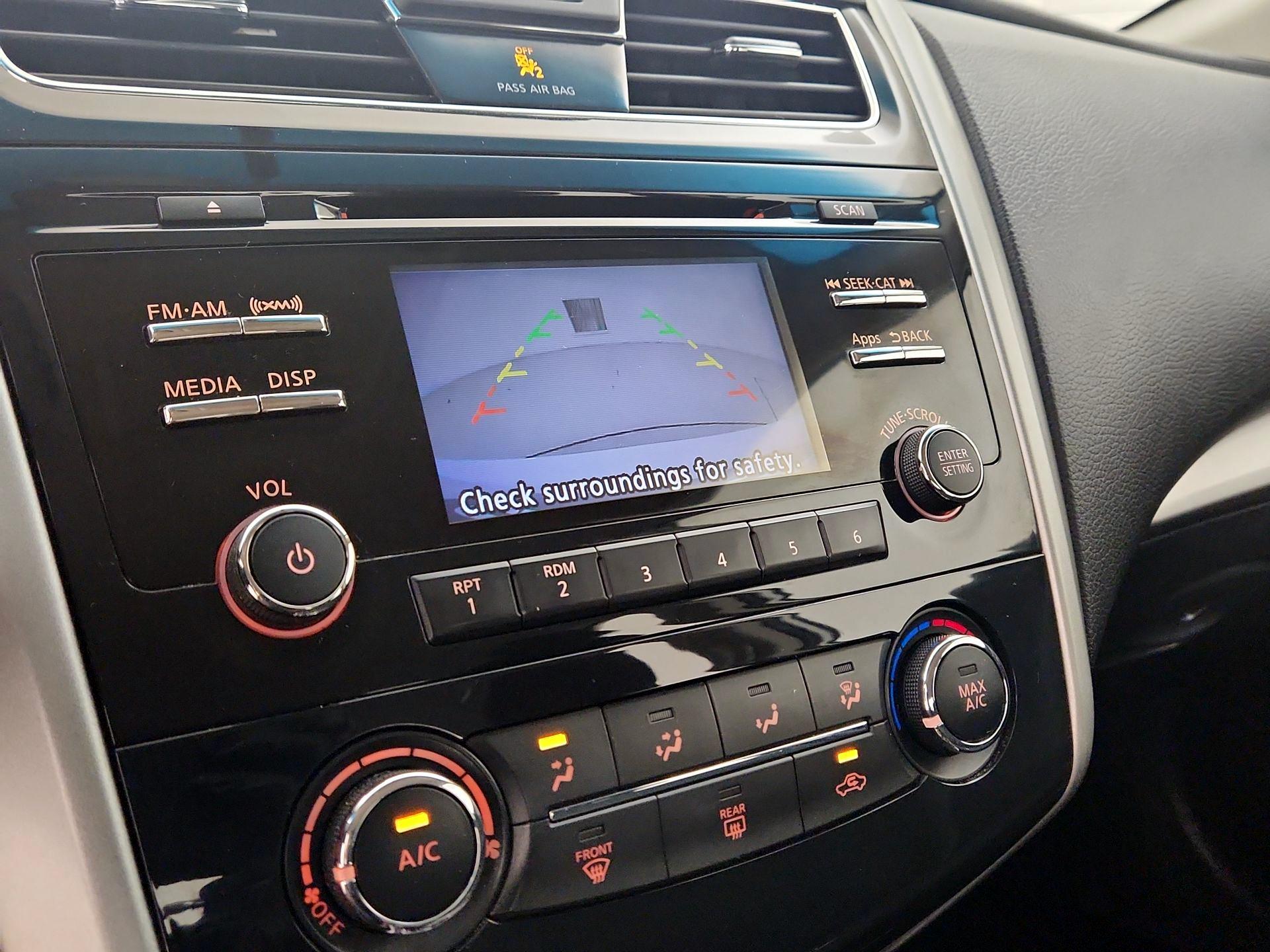 Thumbnail: 2015 Nissan Altima - 14