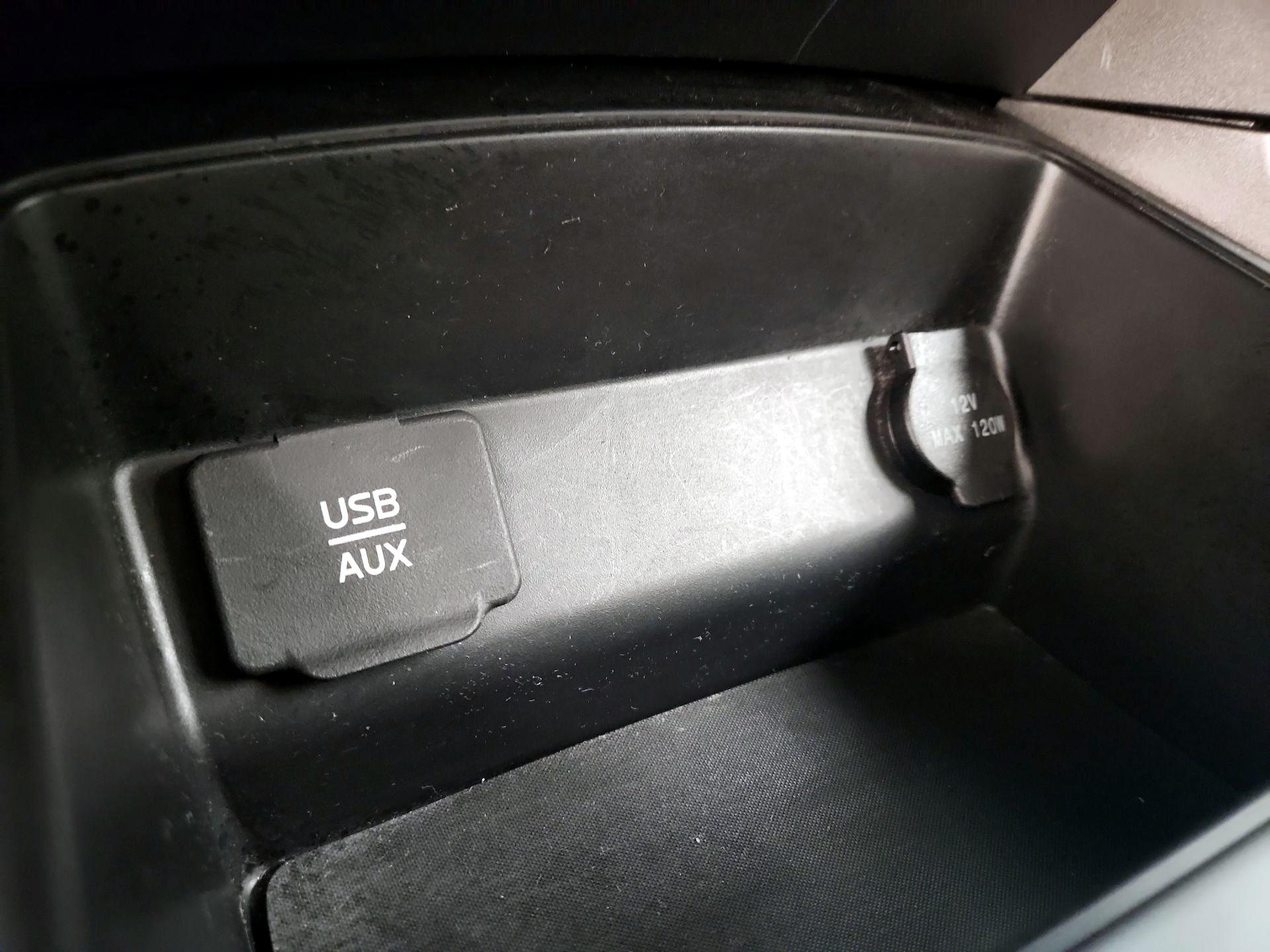 Thumbnail: 2015 Nissan Altima - 18