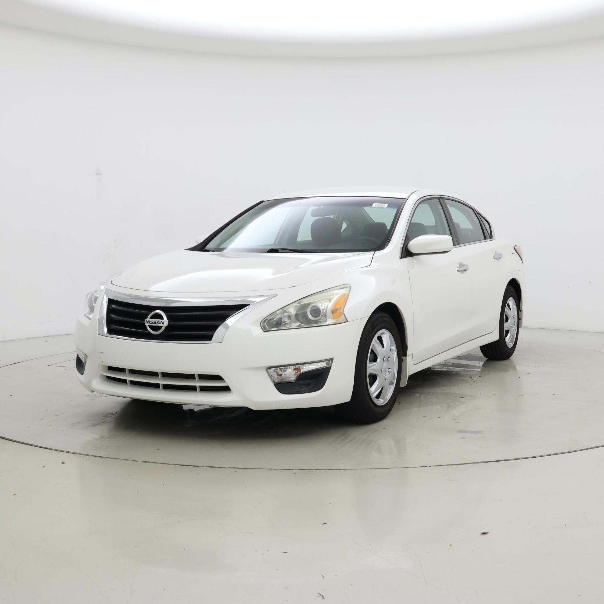 Thumbnail: 2015 Nissan Altima - 4