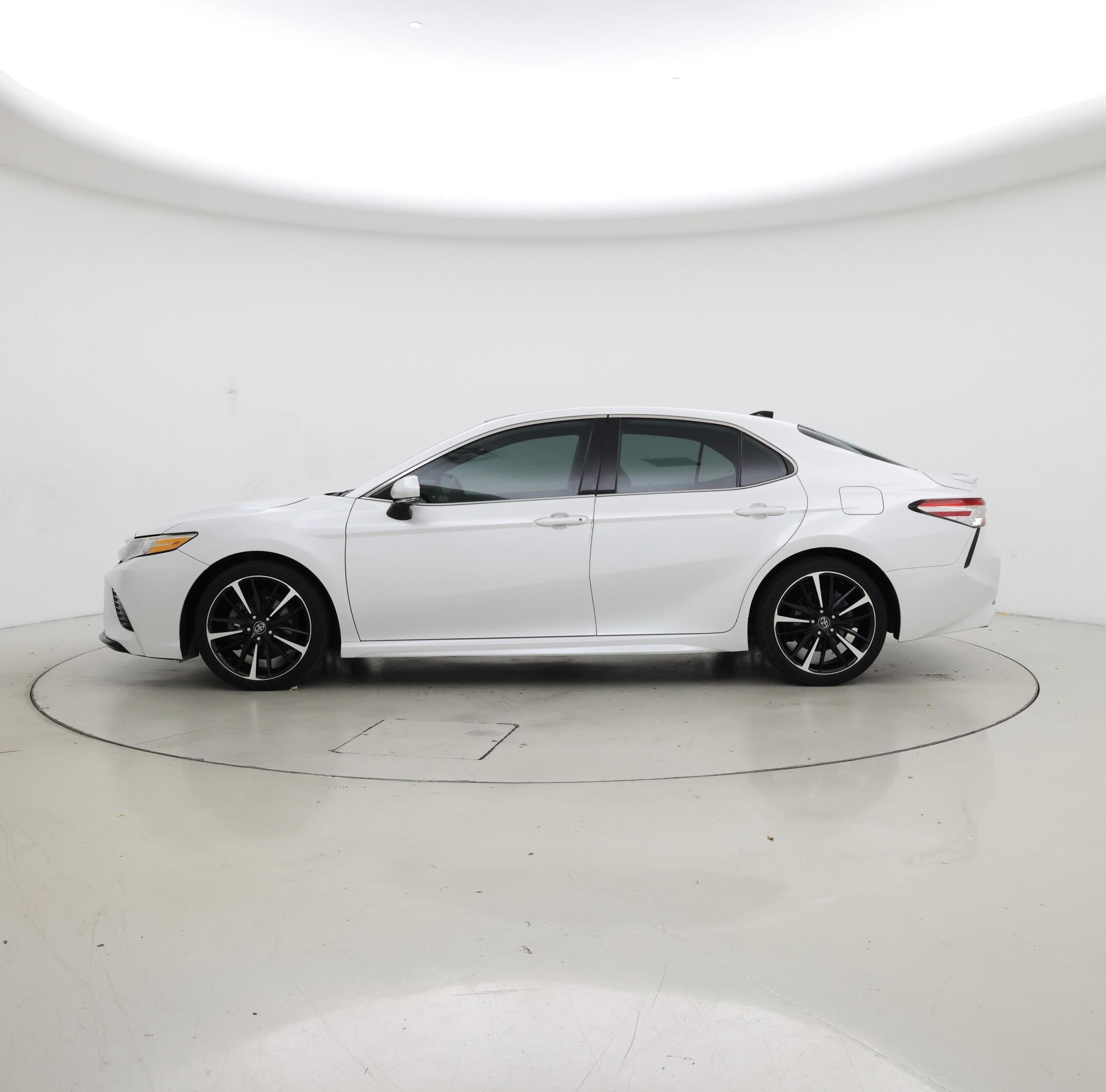 Thumbnail: 2020 Toyota Camry - 3