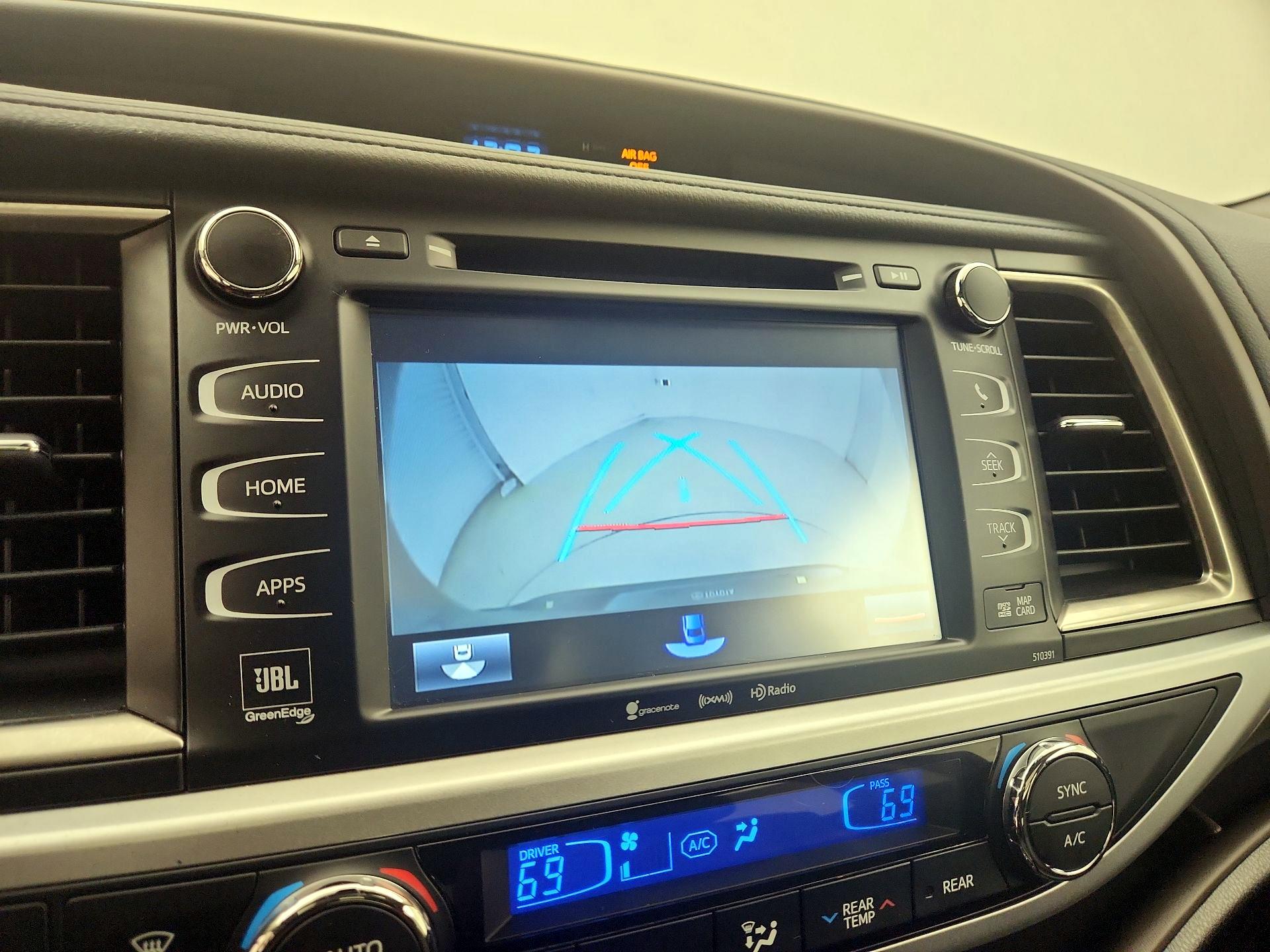 Thumbnail: 2019 Toyota Highlander - 14