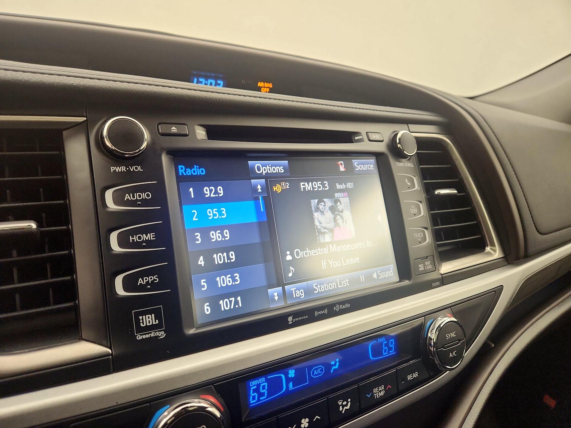Thumbnail: 2019 Toyota Highlander - 15