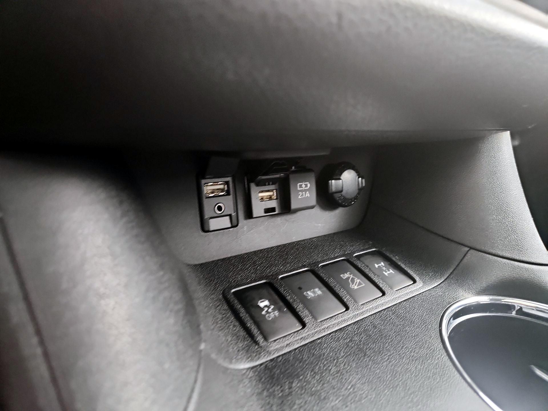 Thumbnail: 2019 Toyota Highlander - 18