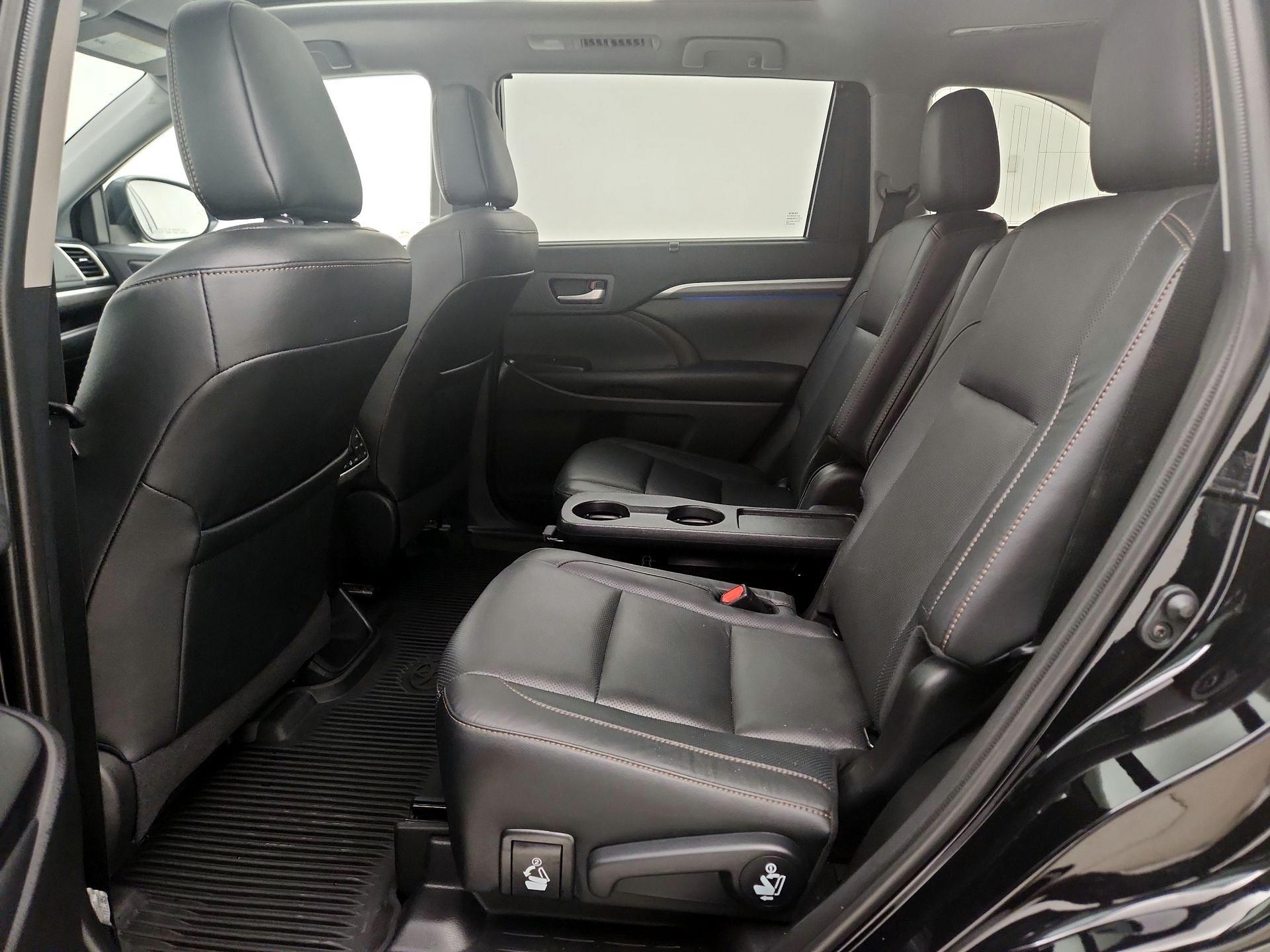 Thumbnail: 2019 Toyota Highlander - 20