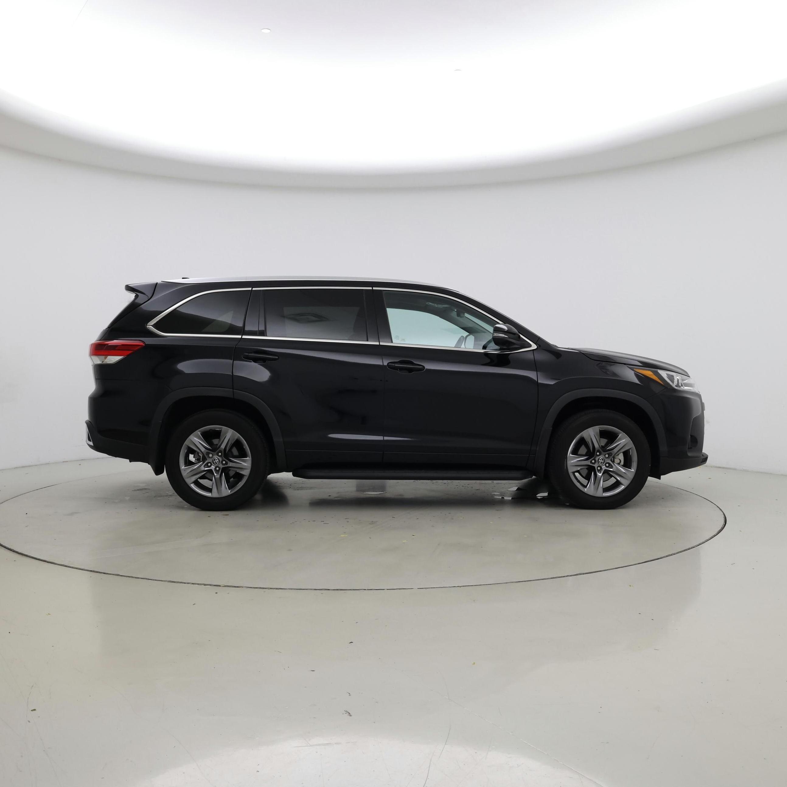 Thumbnail: 2019 Toyota Highlander - 7