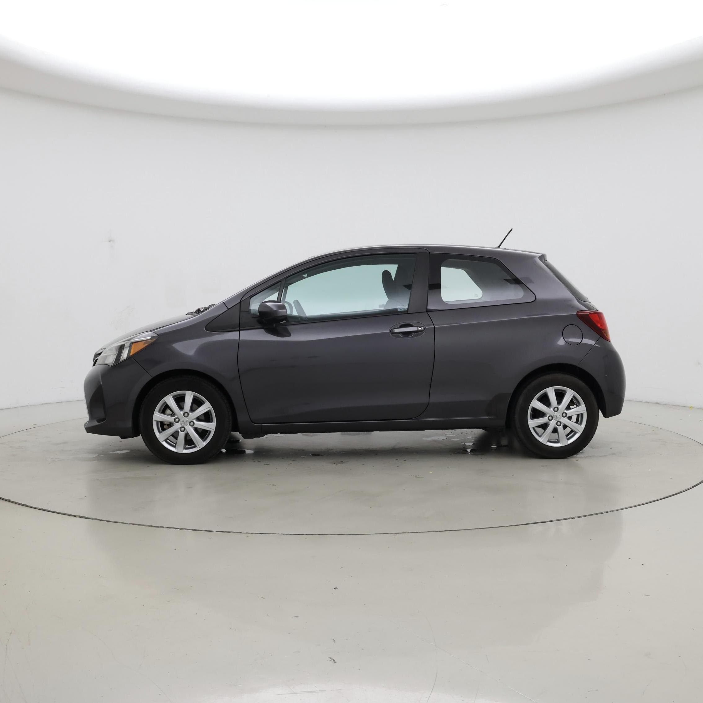 Thumbnail: 2015 Toyota Yaris - 3