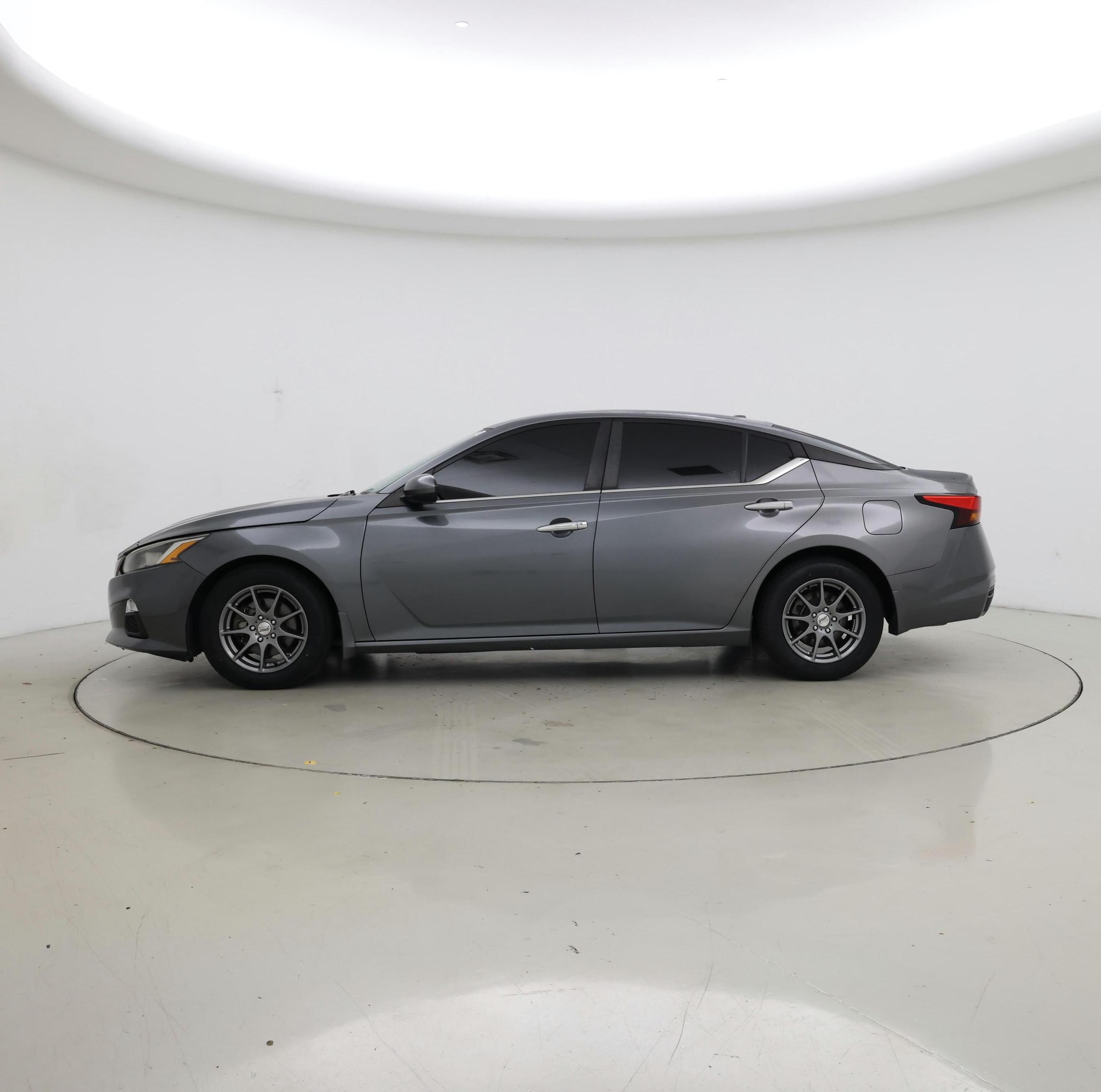 Thumbnail: 2020 Nissan Altima - 3