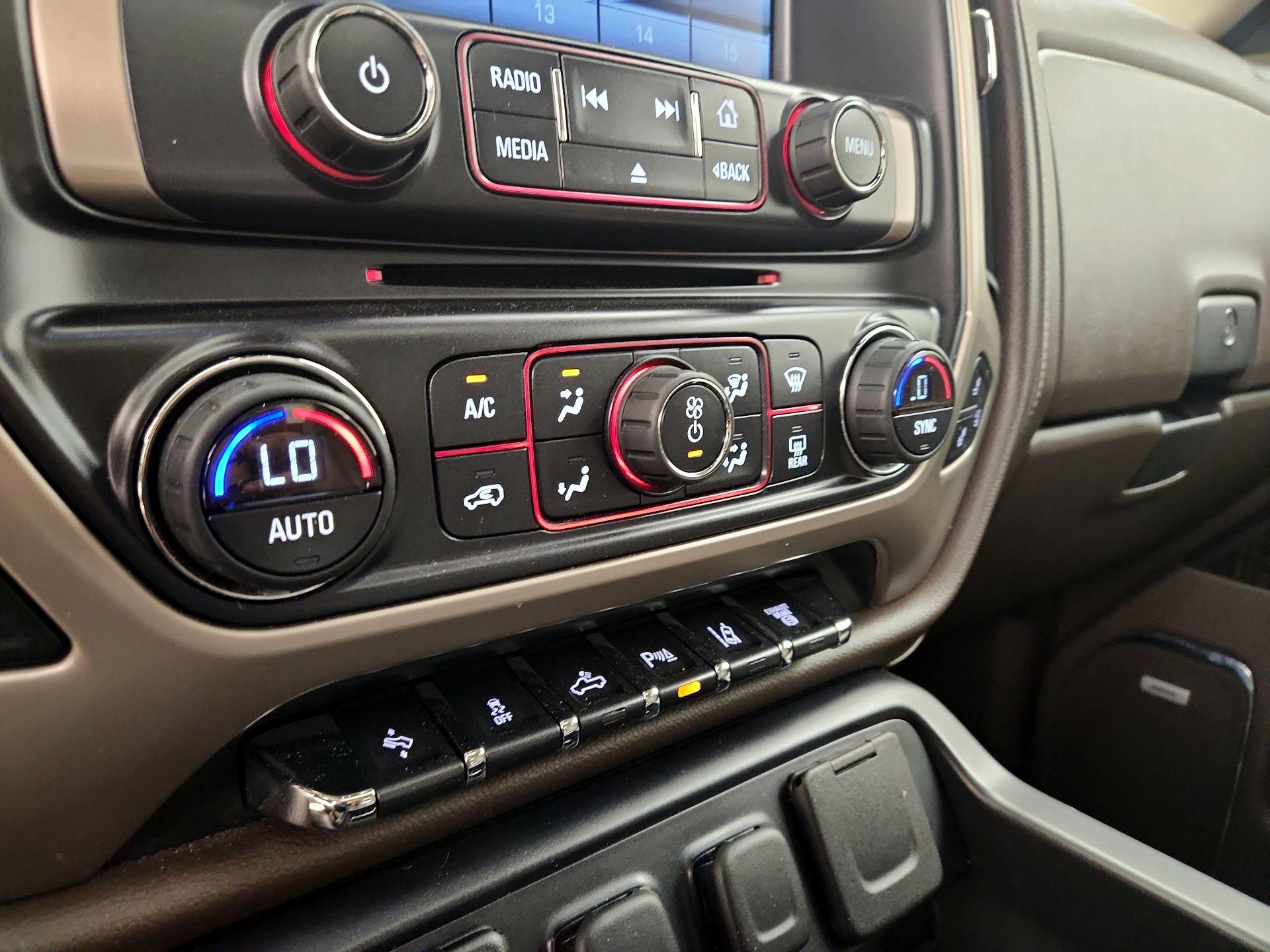 Thumbnail: 2015 GMC Sierra 2500 - 16