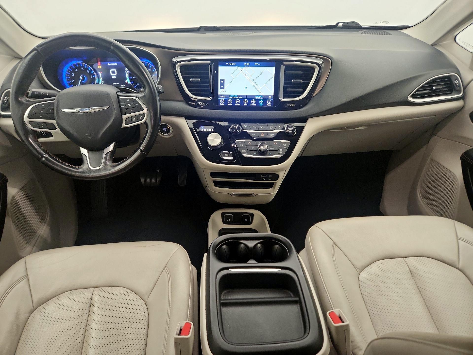 Thumbnail: 2019 Chrysler Pacifica - 9