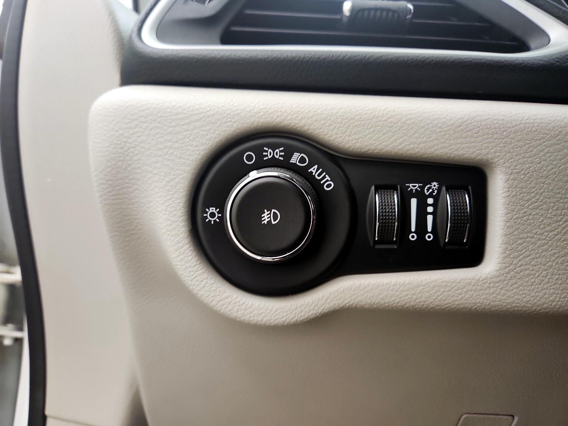 Thumbnail: 2019 Chrysler Pacifica - 13