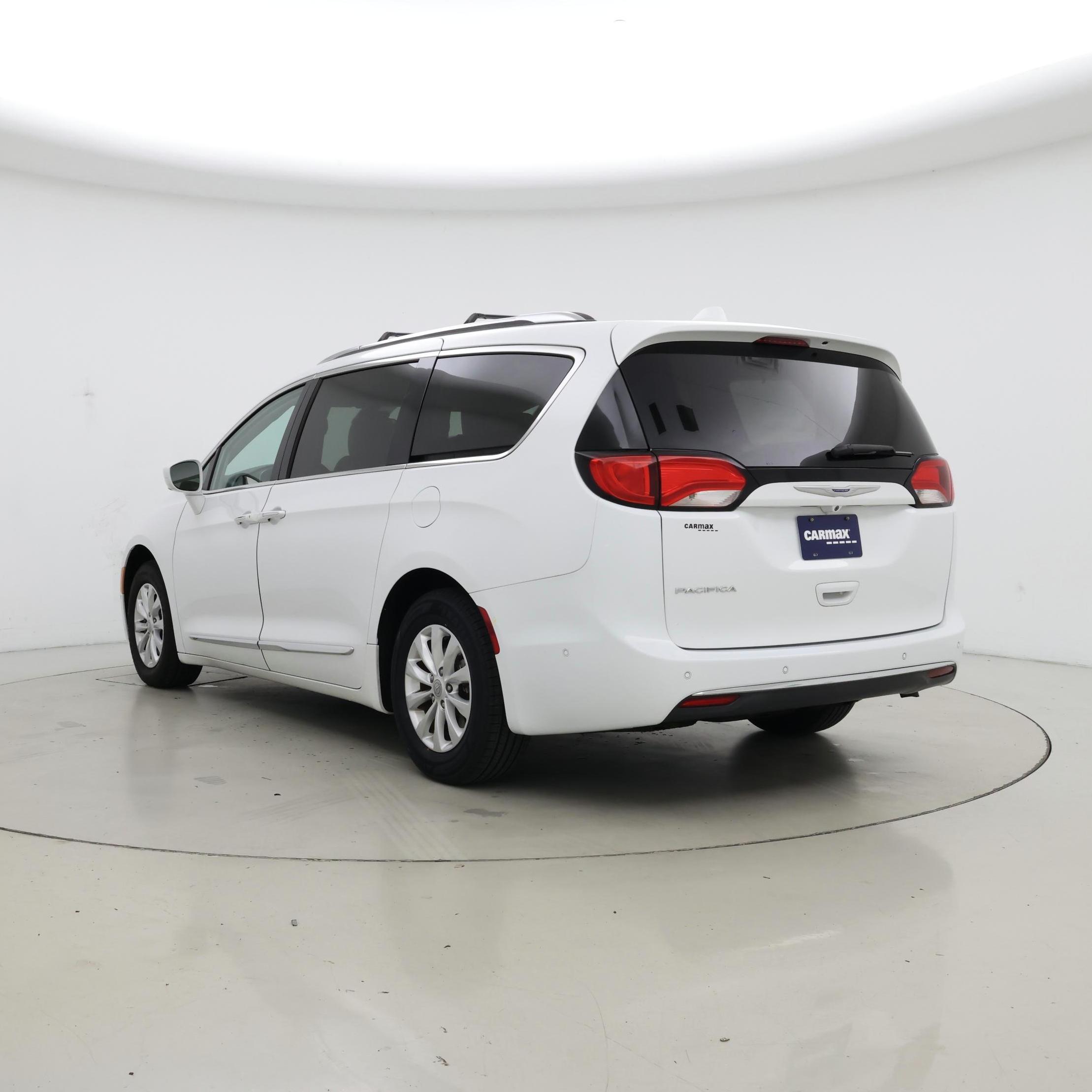 Thumbnail: 2019 Chrysler Pacifica - 2