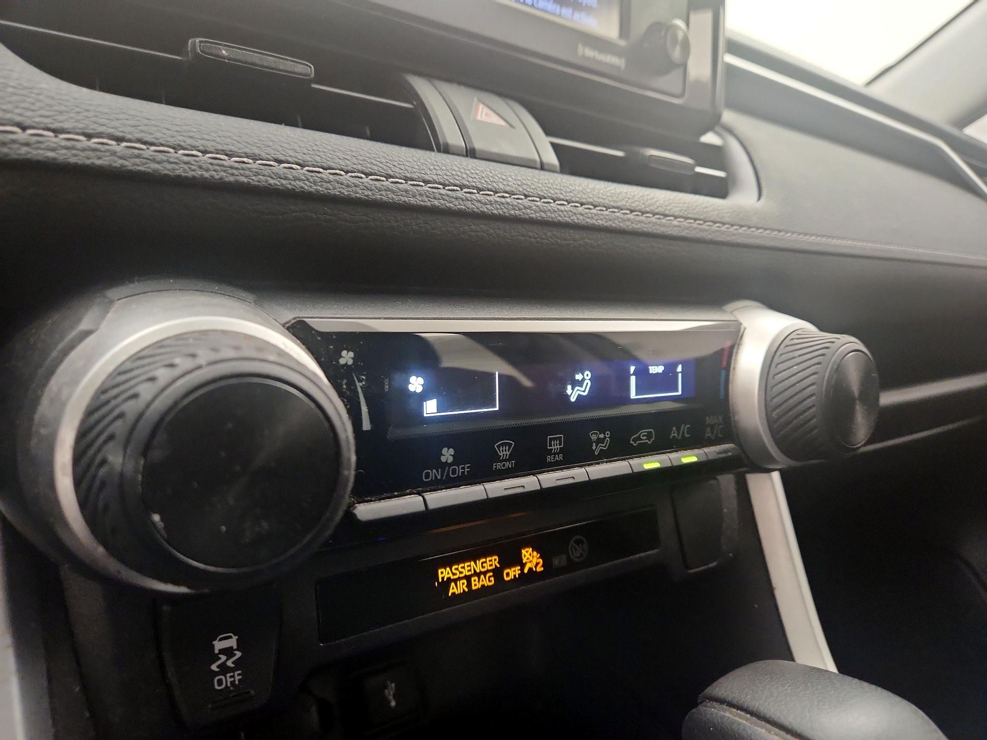 Thumbnail: 2021 Toyota RAV4 - 16