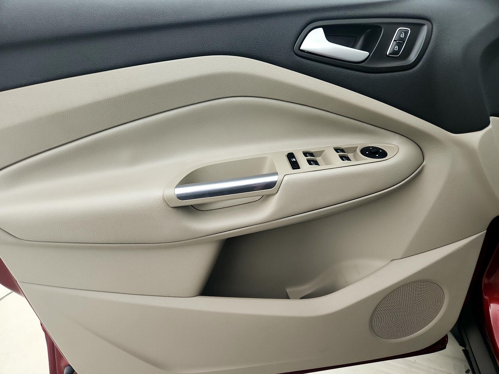 Thumbnail: 2016 Ford Escape - 12