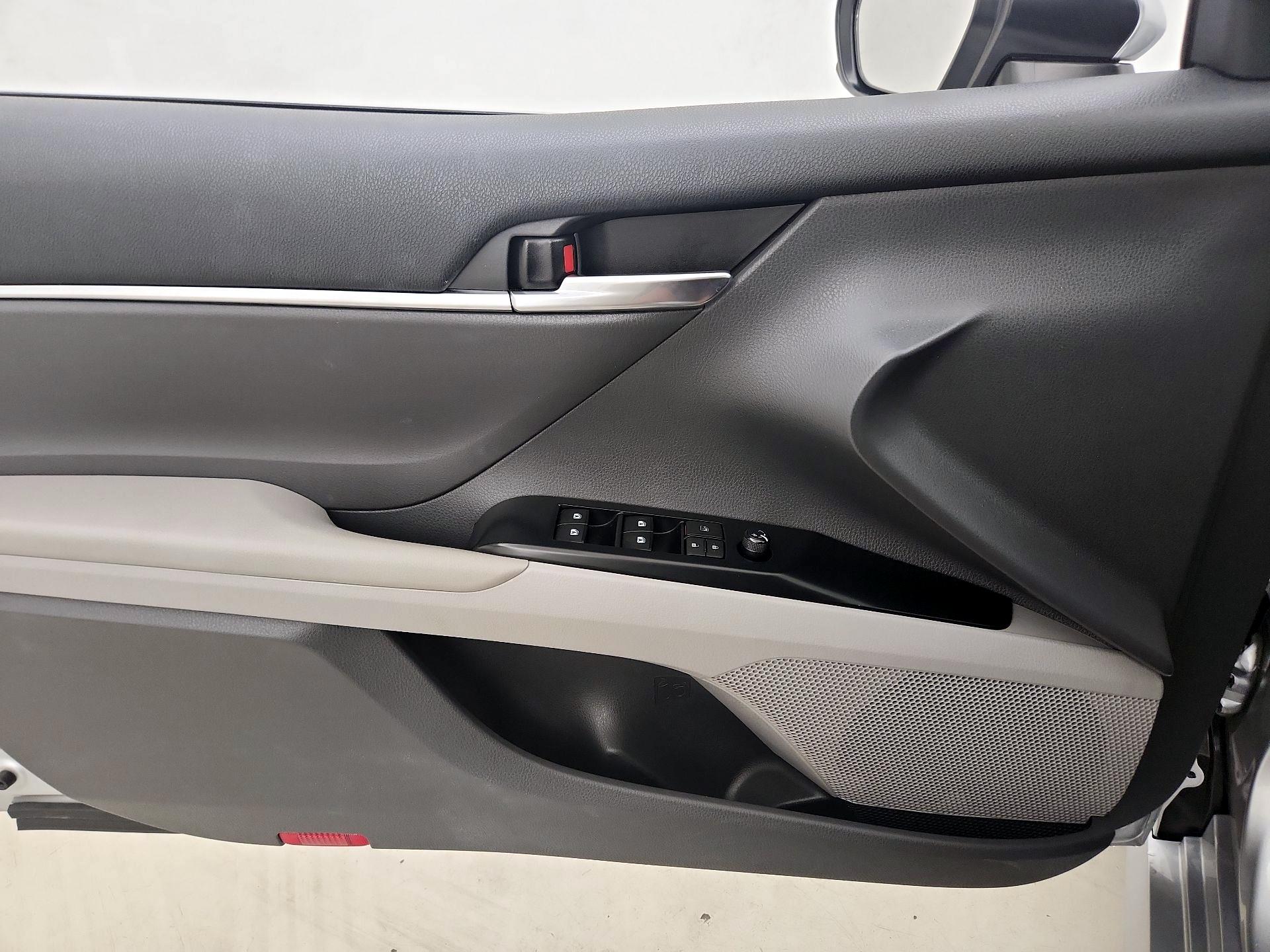 Thumbnail: 2020 Toyota Camry - 12