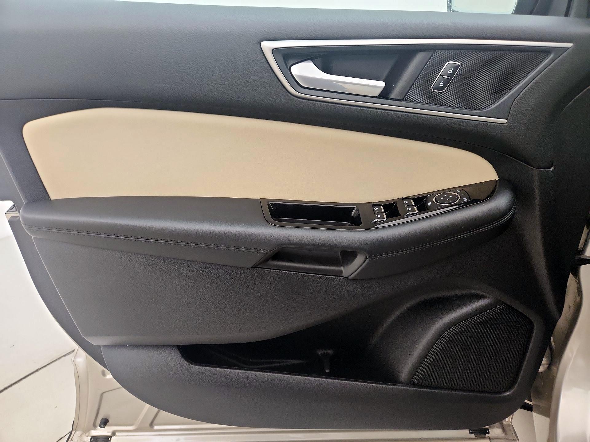 Thumbnail: 2017 Ford Edge - 12
