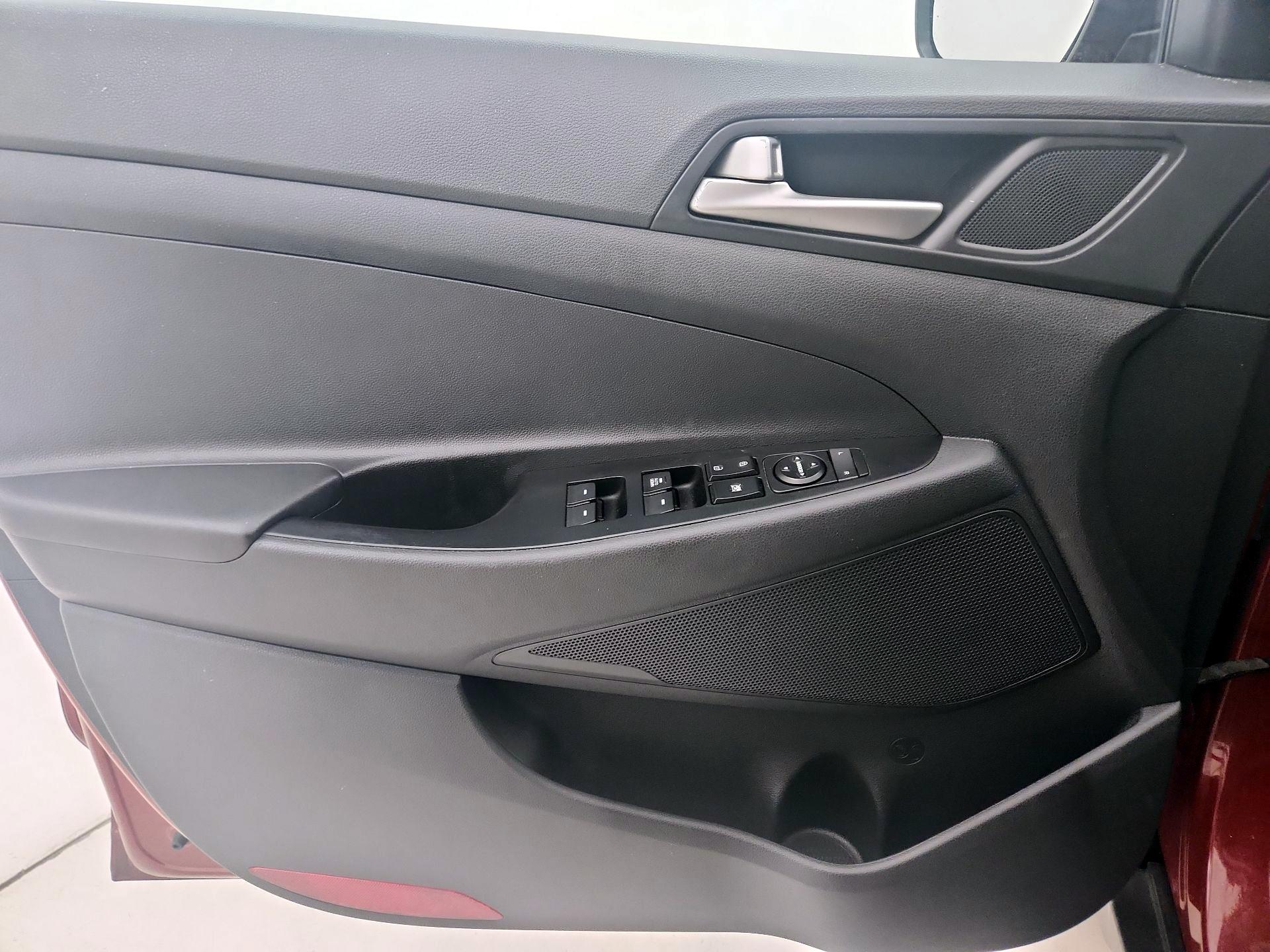 Thumbnail: 2019 Hyundai Tucson - 12