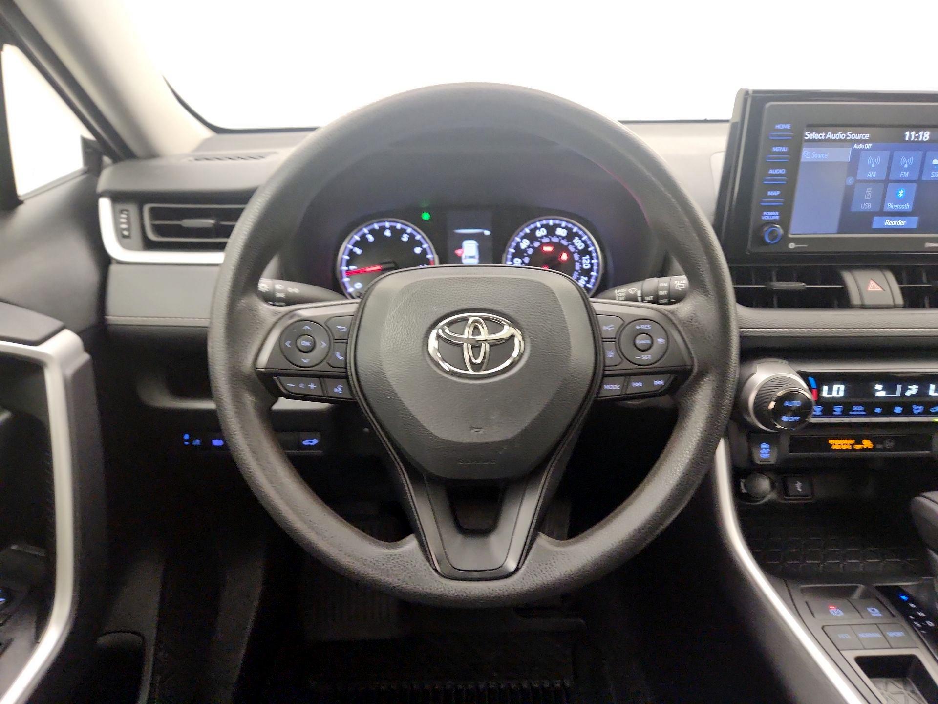 Thumbnail: 2022 Toyota RAV4 - 10
