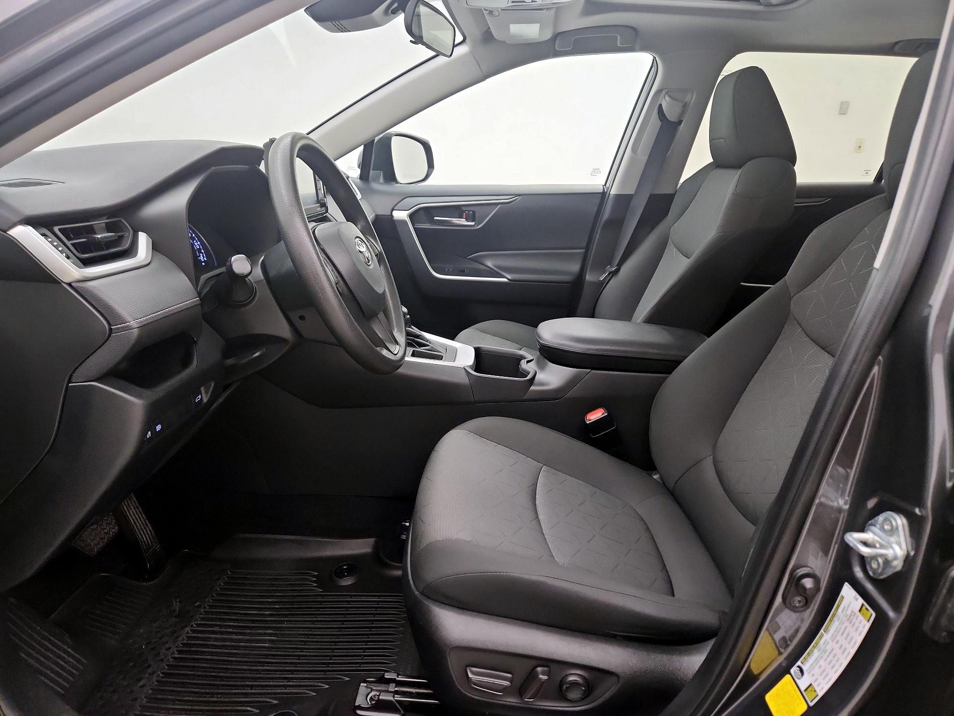 Thumbnail: 2022 Toyota RAV4 - 11