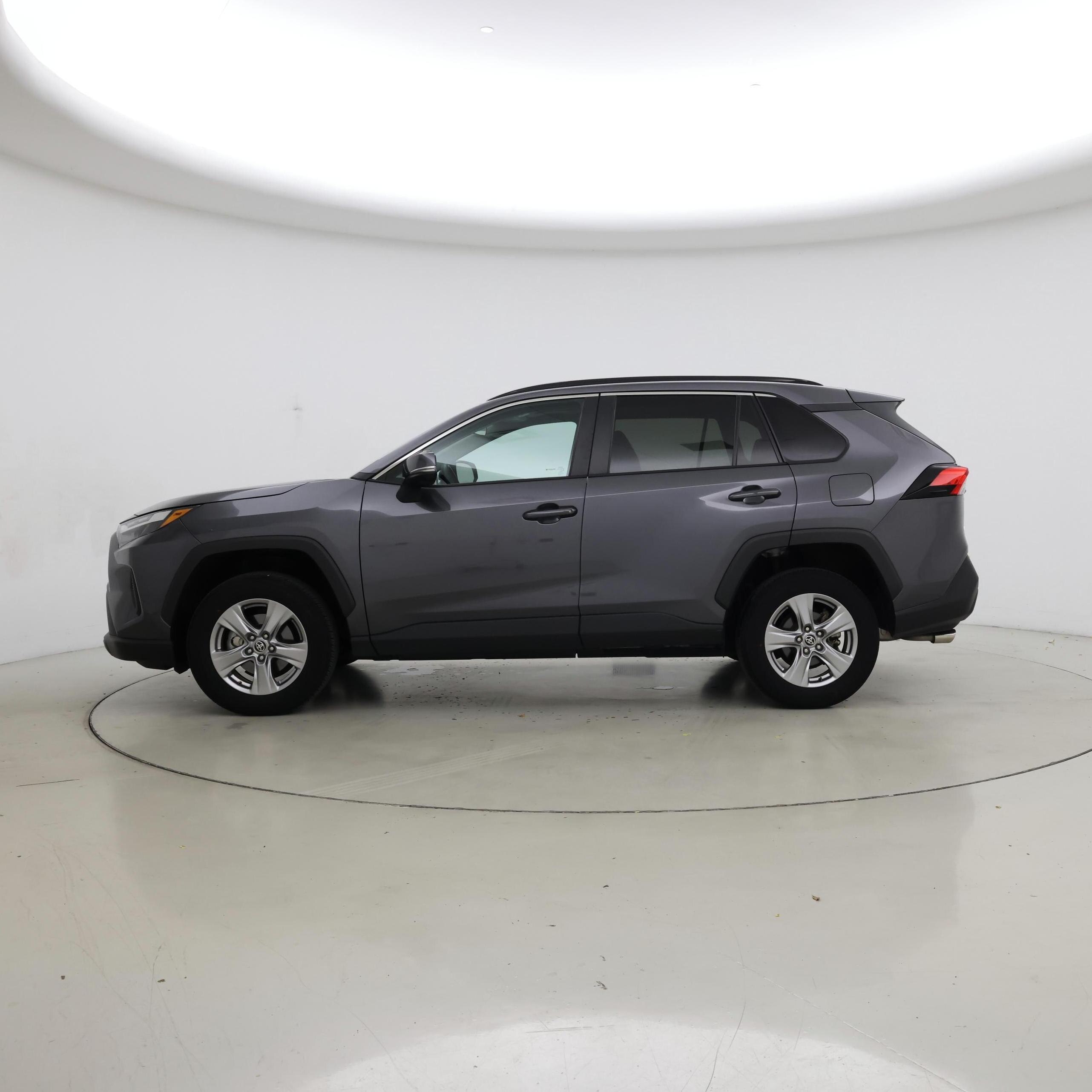 Thumbnail: 2022 Toyota RAV4 - 3