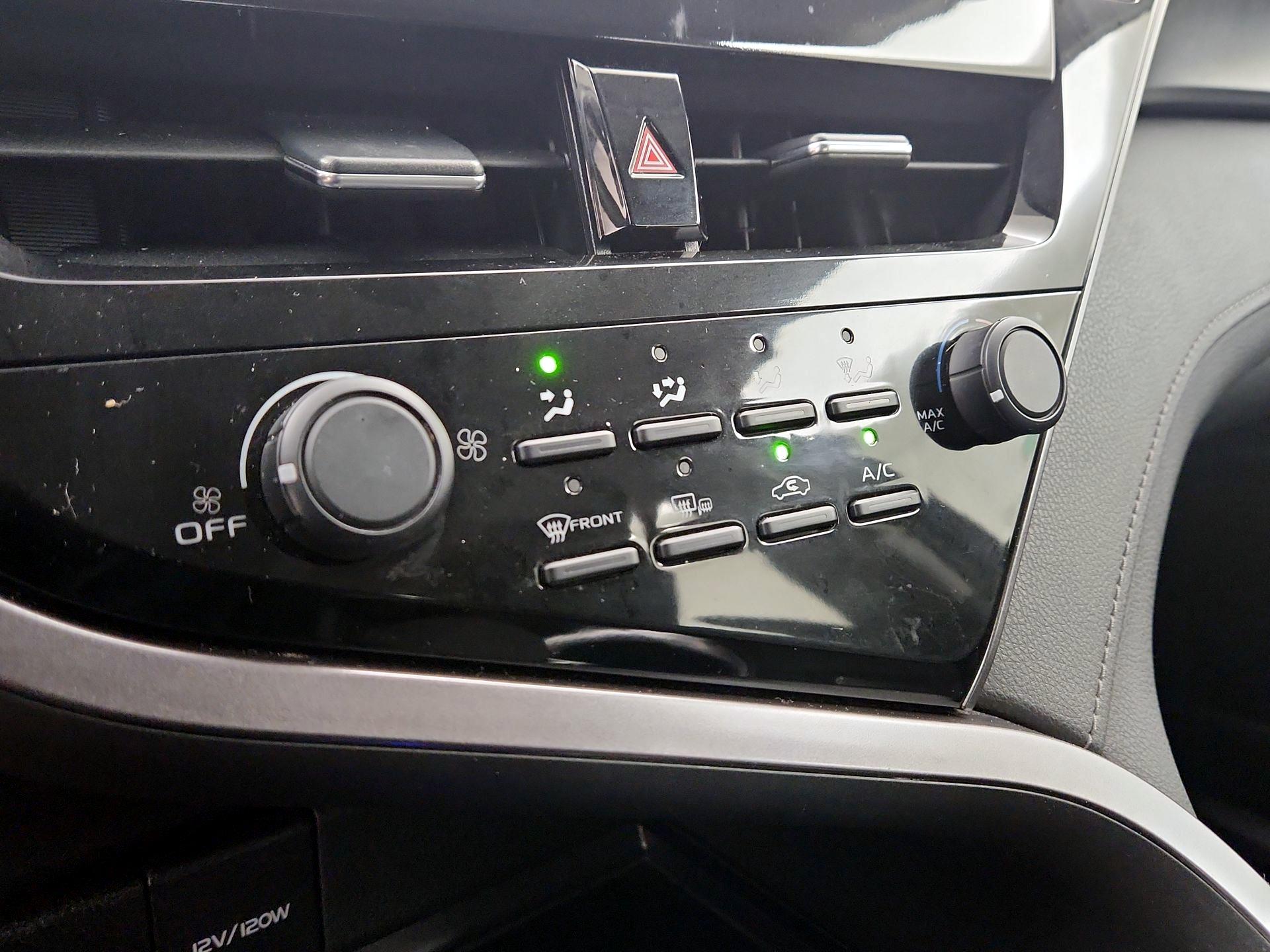 Thumbnail: 2021 Toyota Camry - 16