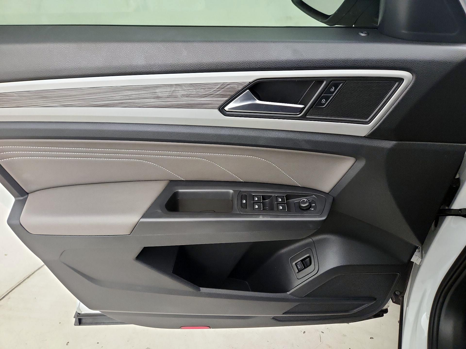Thumbnail: 2021 Volkswagen Atlas - 12