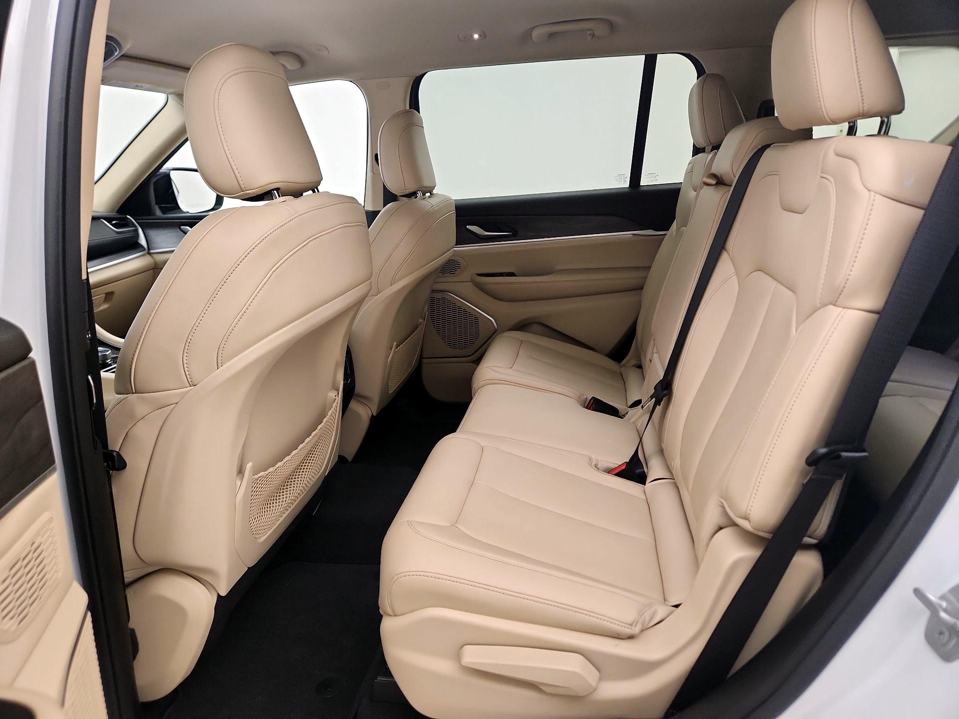 Thumbnail: 2022 Jeep Grand Cherokee L - 20