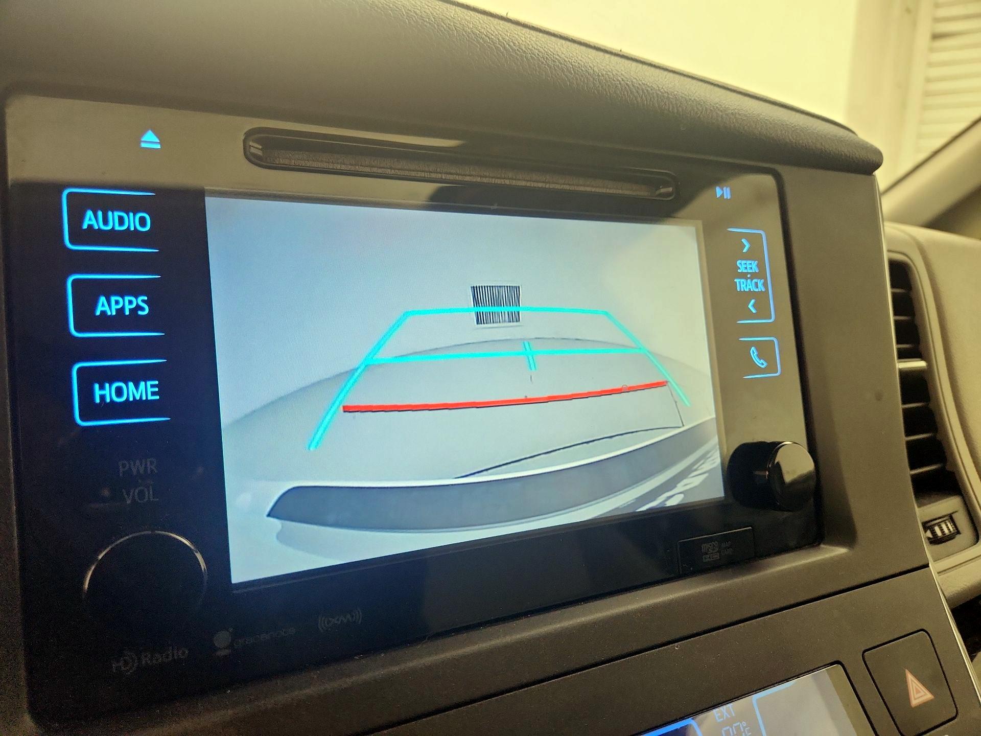 Thumbnail: 2017 Toyota Sienna - 15