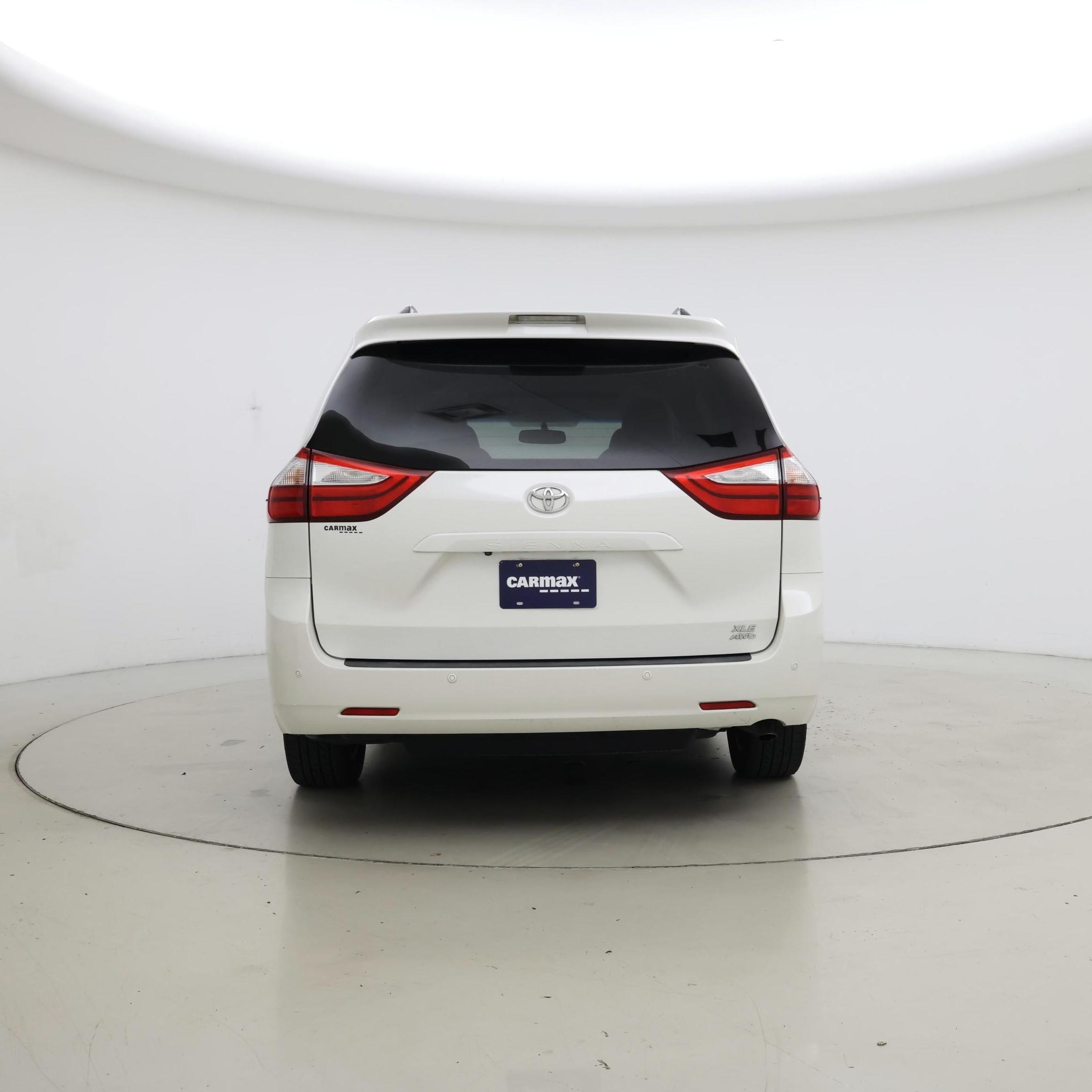Thumbnail: 2017 Toyota Sienna - 6