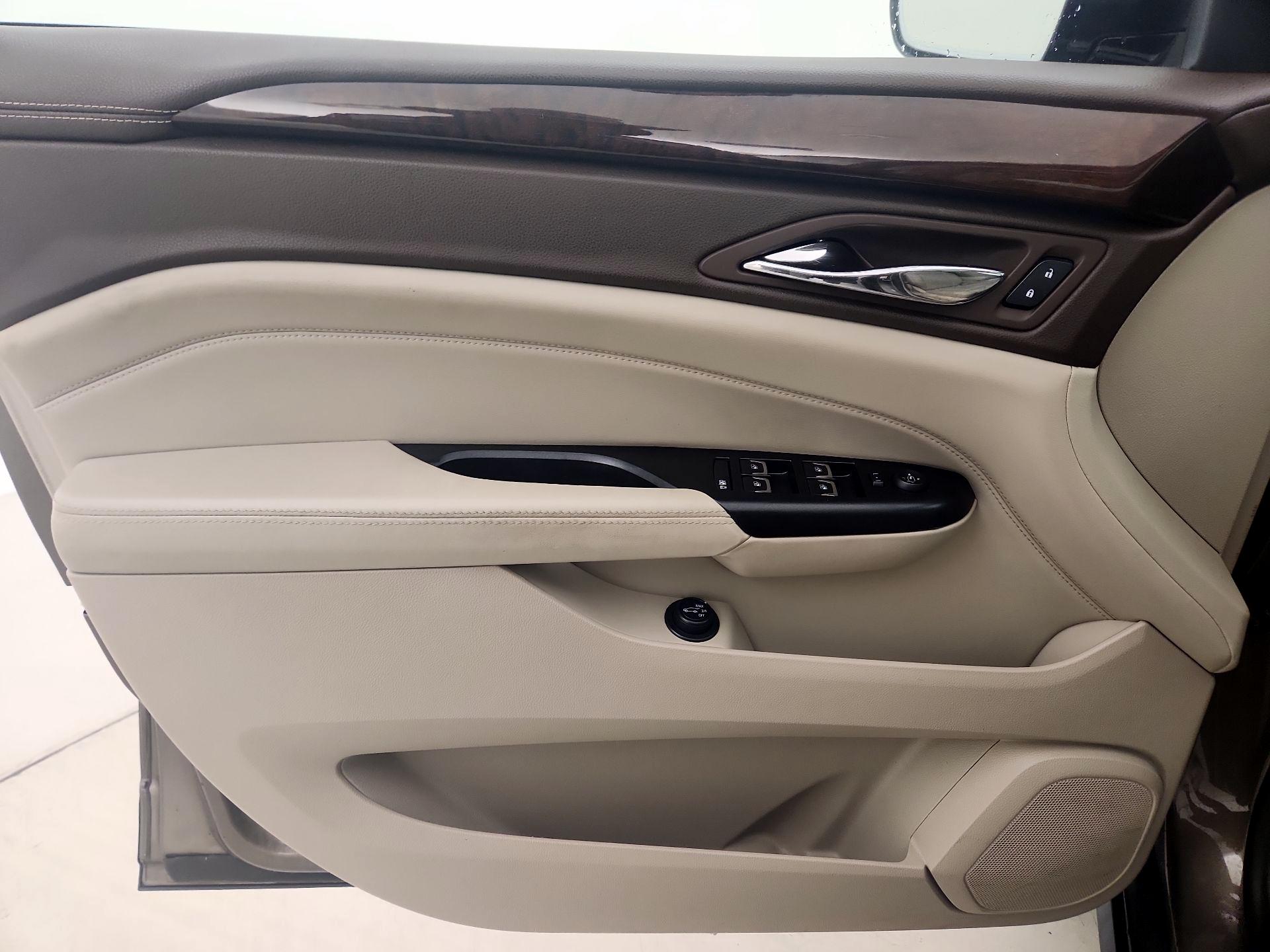 Thumbnail: 2015 Cadillac SRX - 12