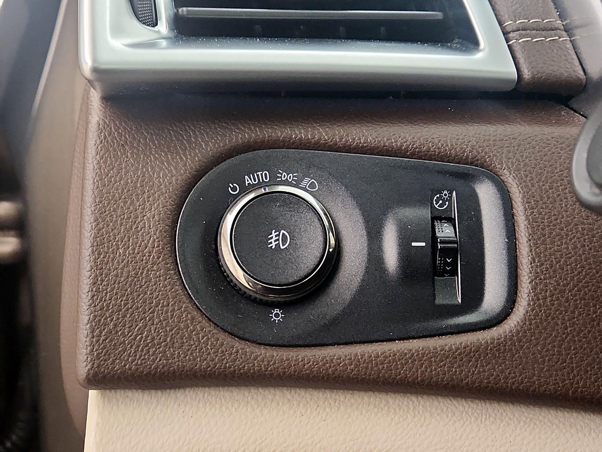 Thumbnail: 2015 Cadillac SRX - 13