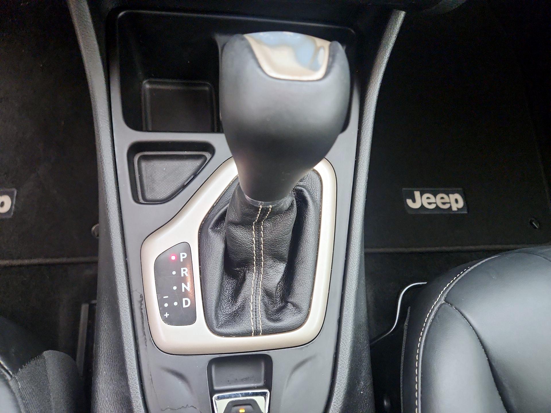 Thumbnail: 2015 Jeep Cherokee - 18