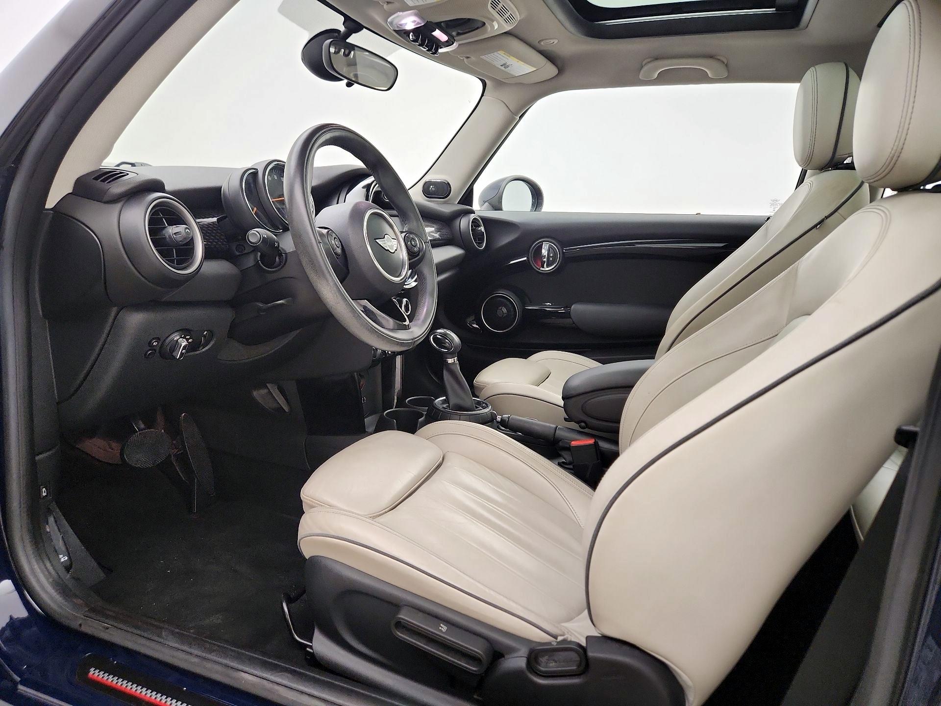 Thumbnail: 2015 MINI Cooper Hardtop - 11