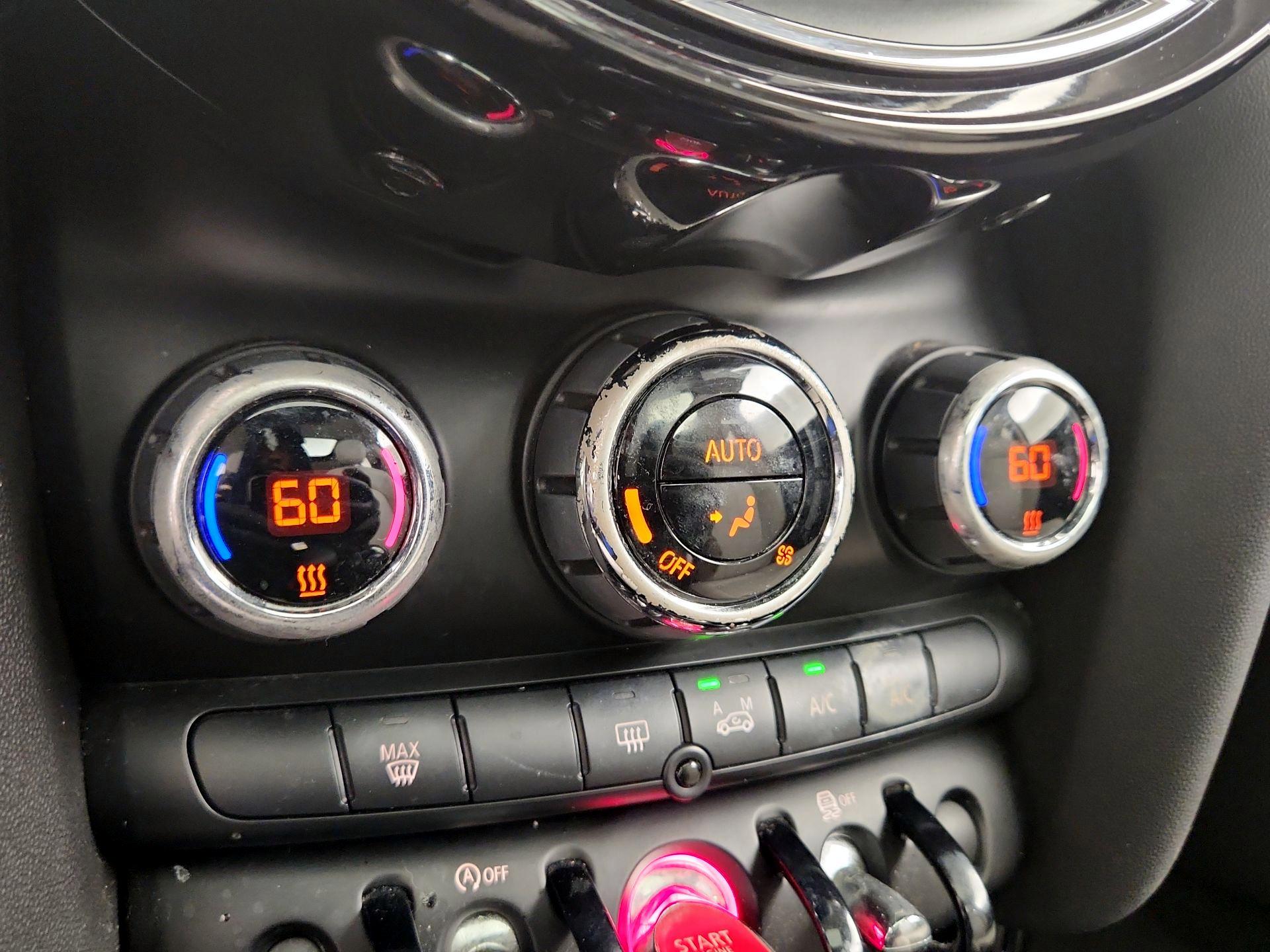 Thumbnail: 2015 MINI Cooper Hardtop - 15