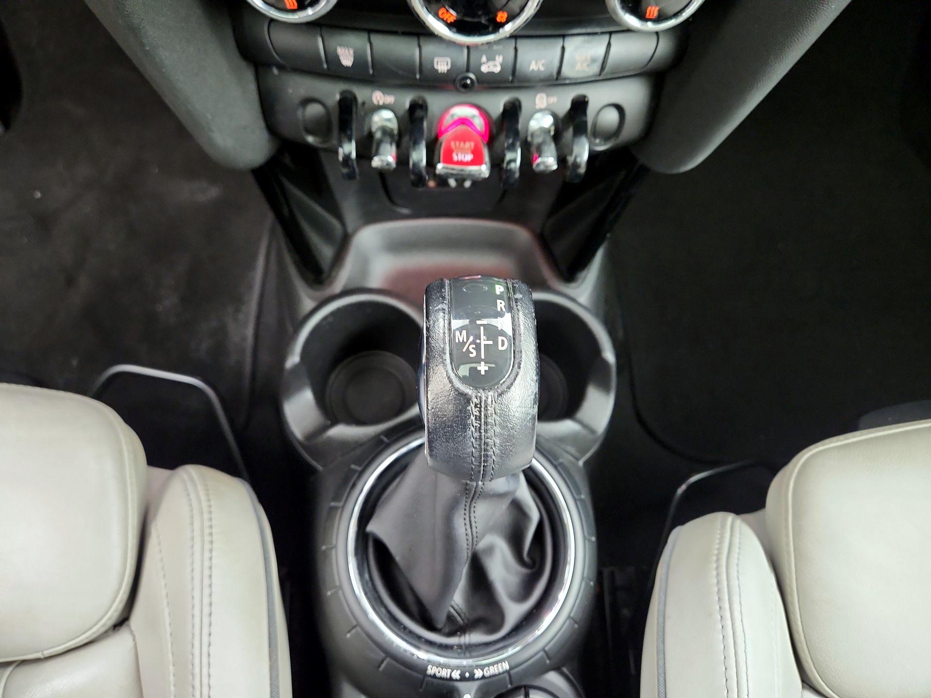 Thumbnail: 2015 MINI Cooper Hardtop - 16