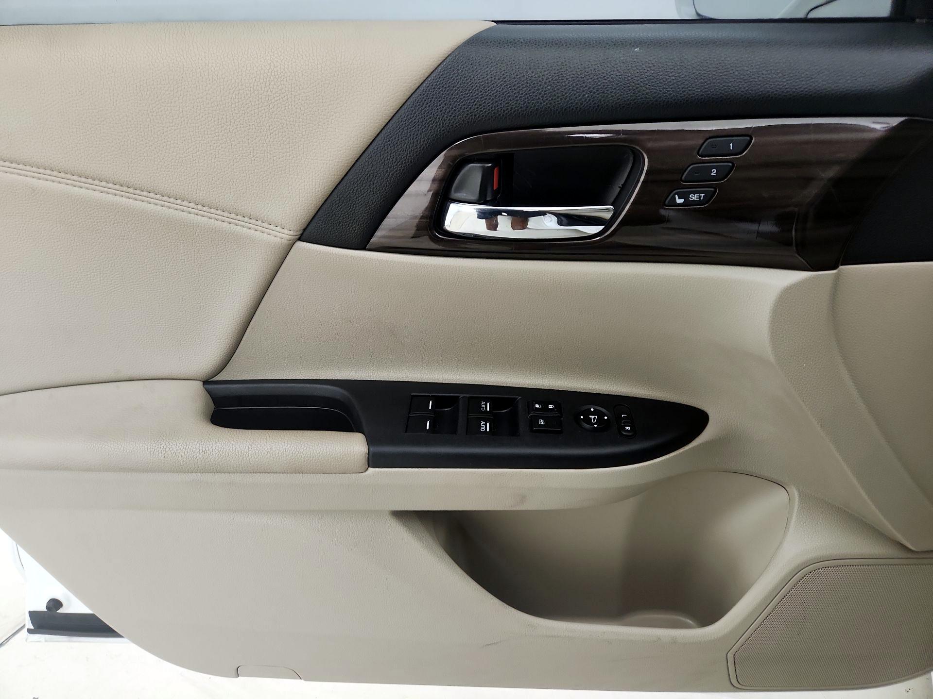Thumbnail: 2017 Honda Accord - 12