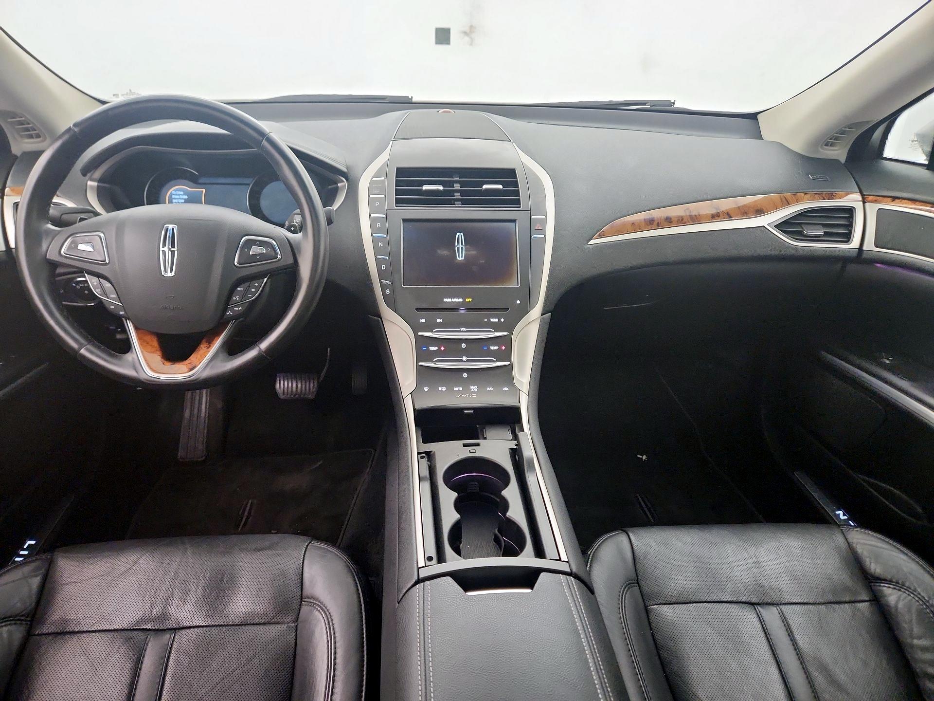 Thumbnail: 2016 Lincoln MKZ - 9