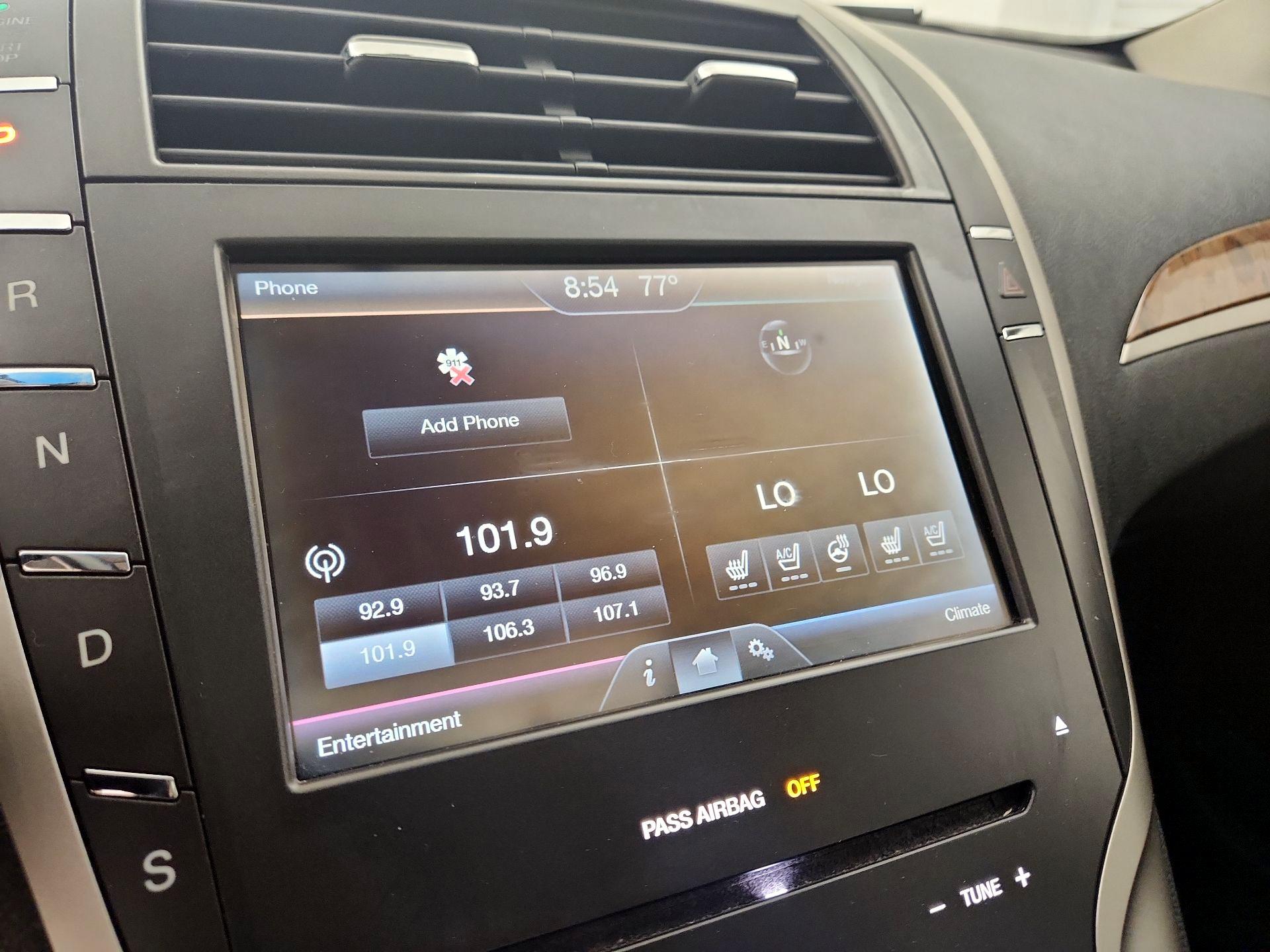 Thumbnail: 2016 Lincoln MKZ - 15