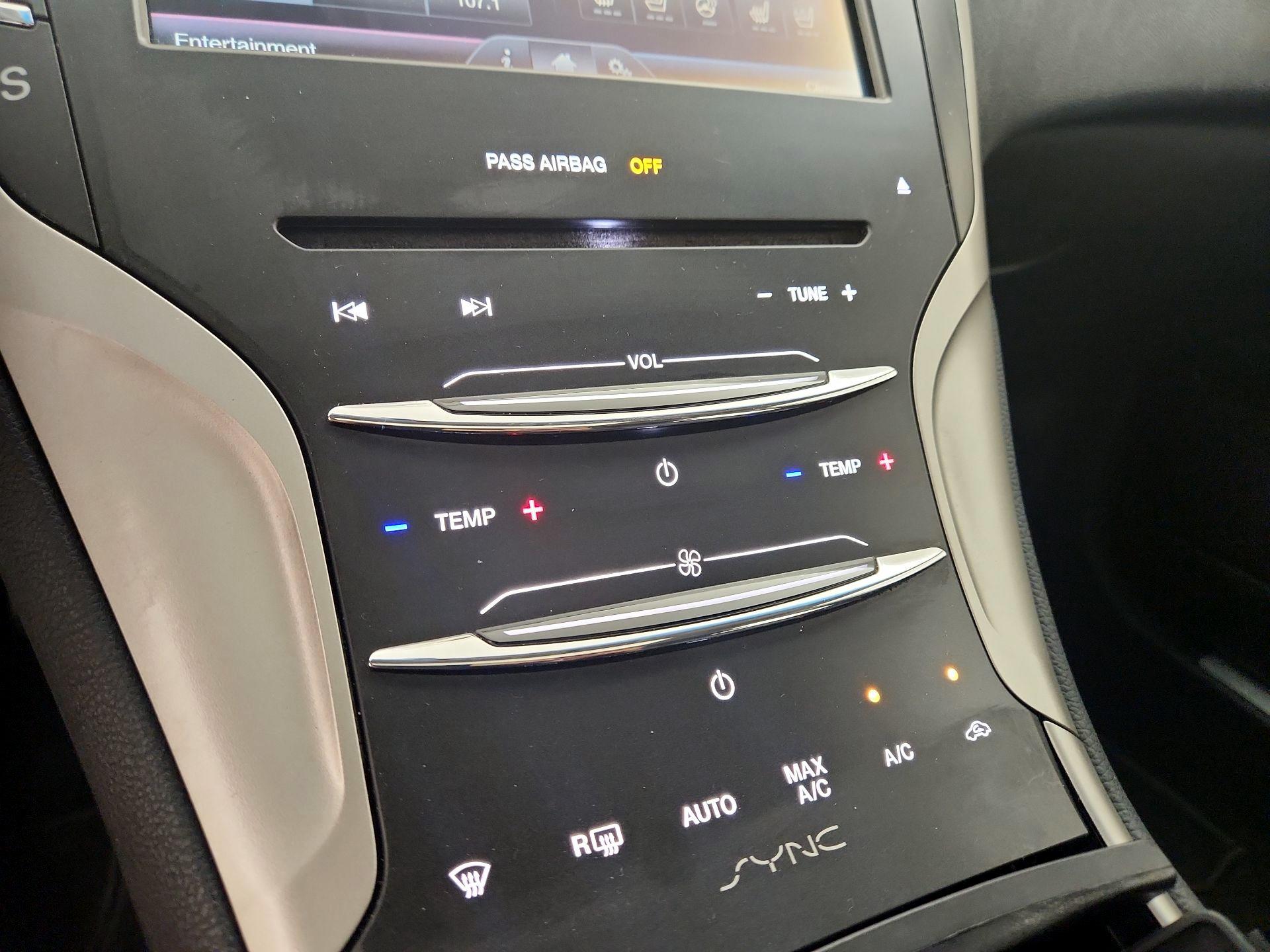 Thumbnail: 2016 Lincoln MKZ - 16