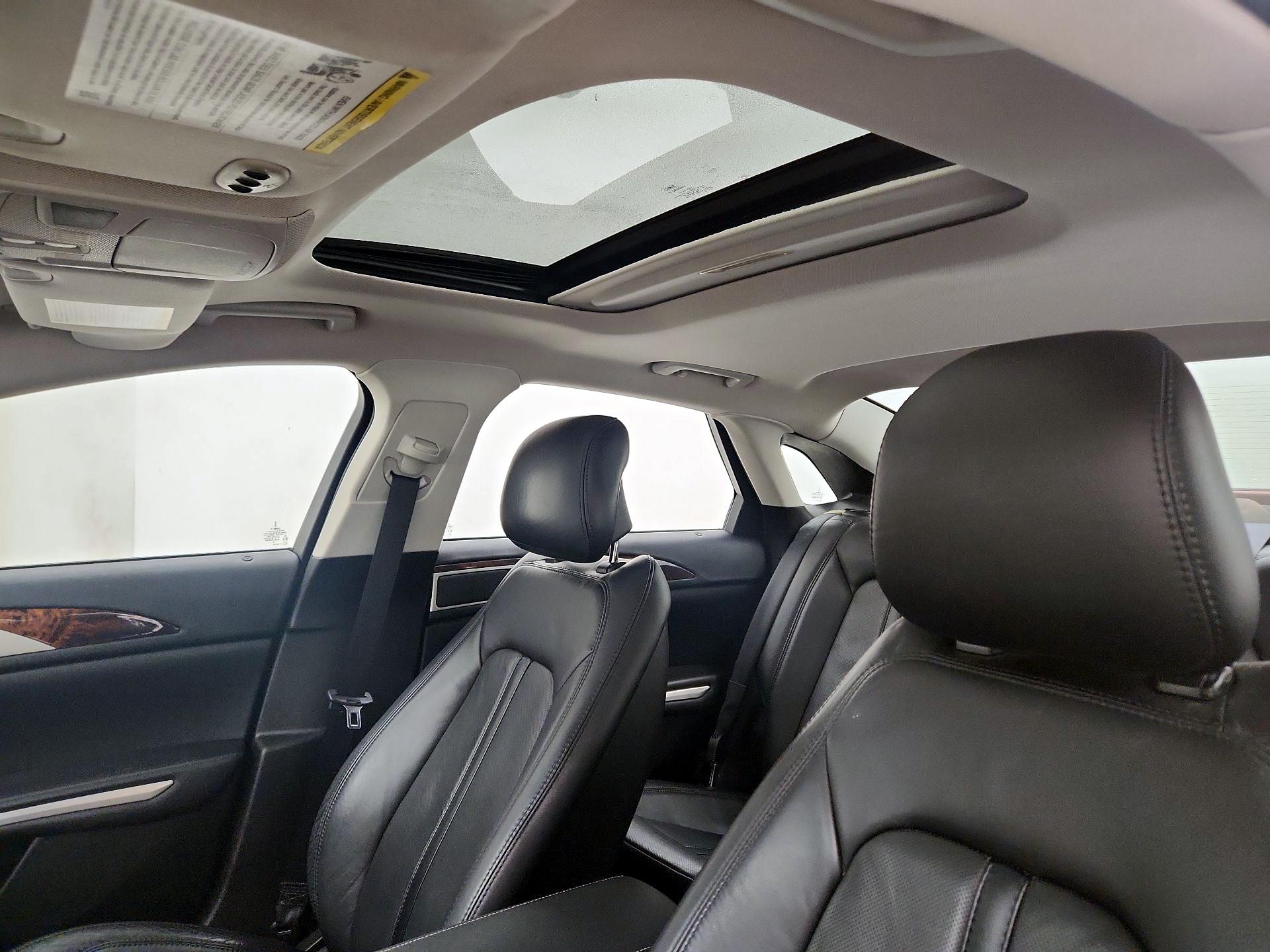 Thumbnail: 2016 Lincoln MKZ - 19