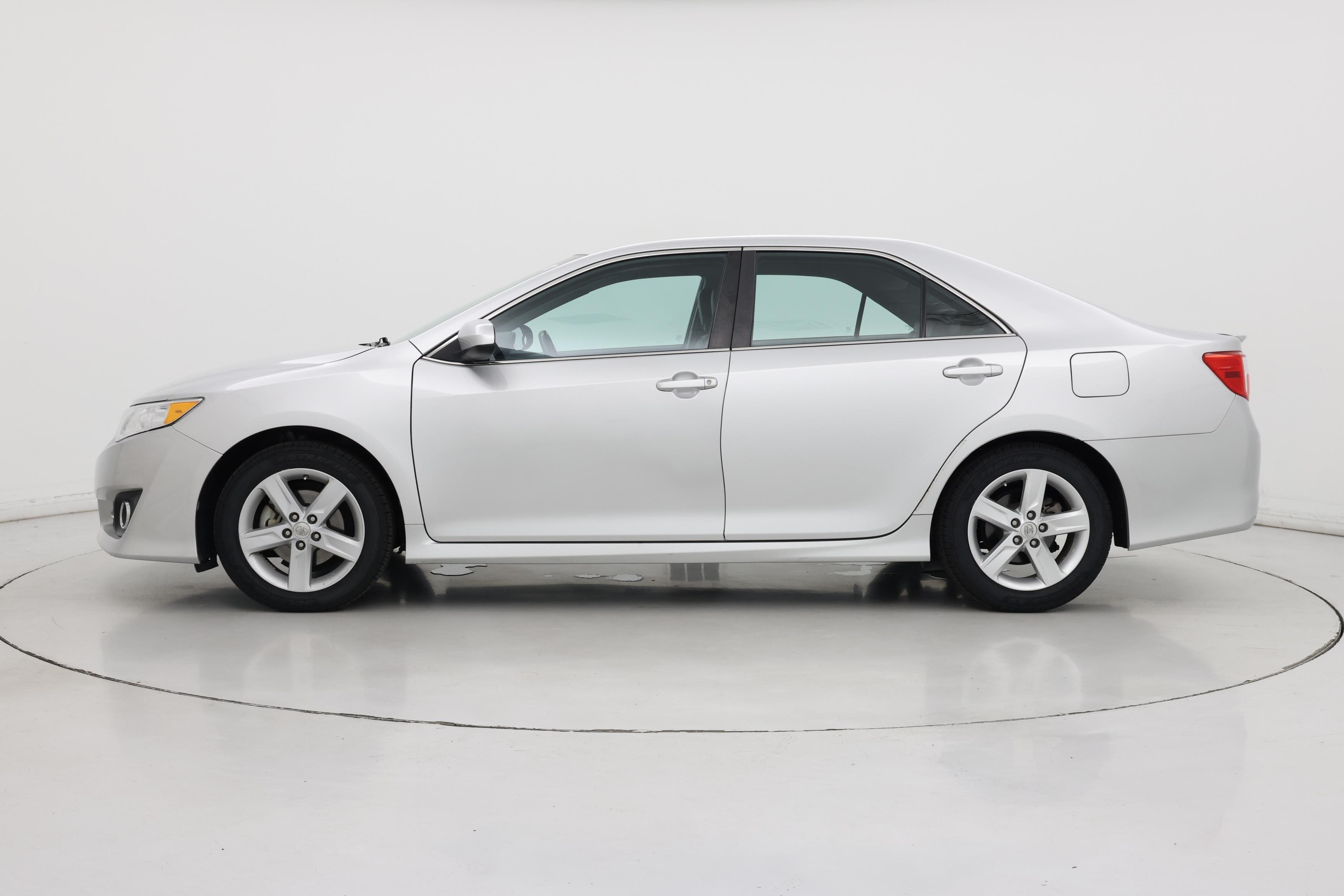 Thumbnail: 2014 Toyota Camry - 3