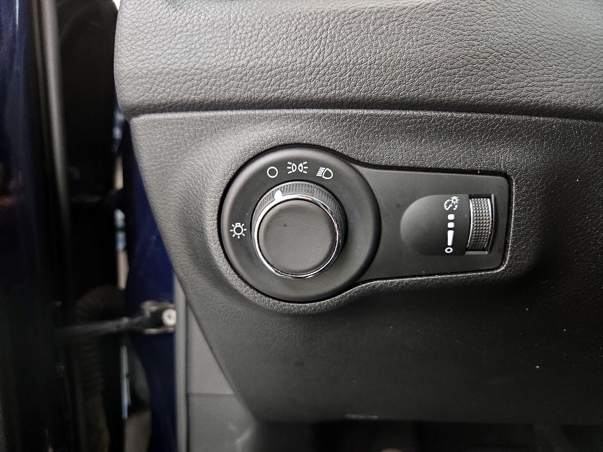 Thumbnail: 2018 Jeep Compass - 13