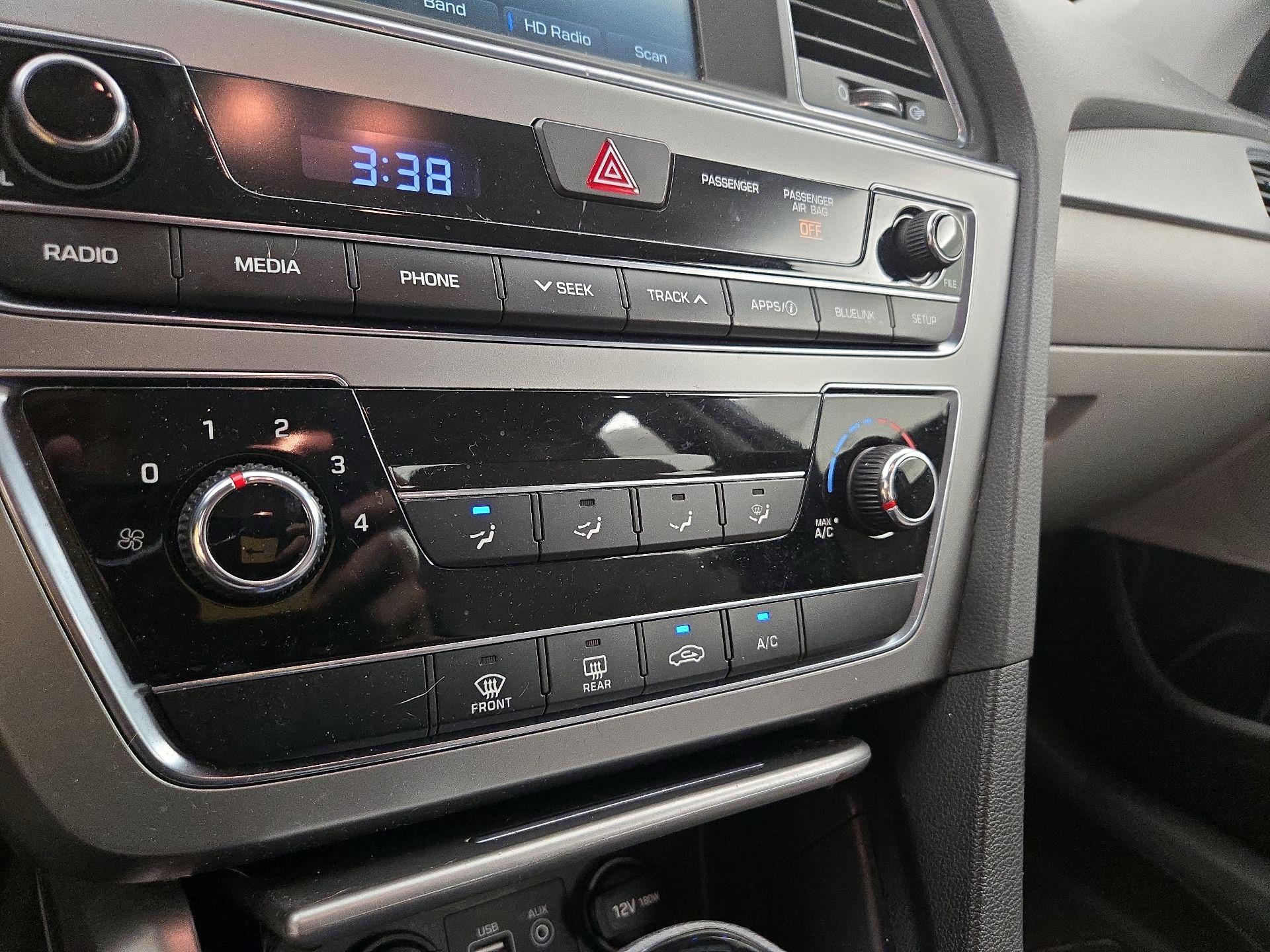 Thumbnail: 2016 Hyundai Sonata - 16