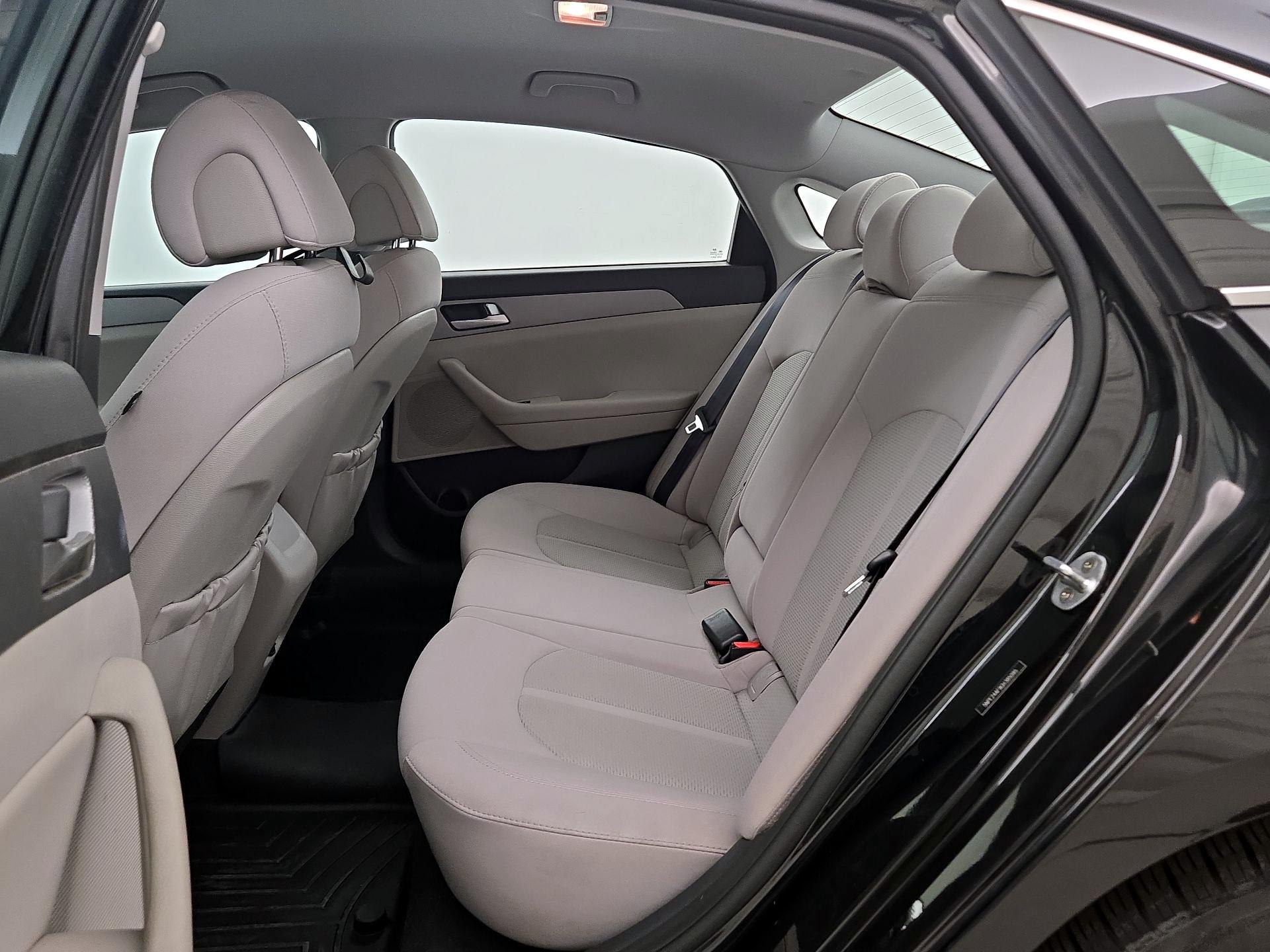 Thumbnail: 2016 Hyundai Sonata - 19