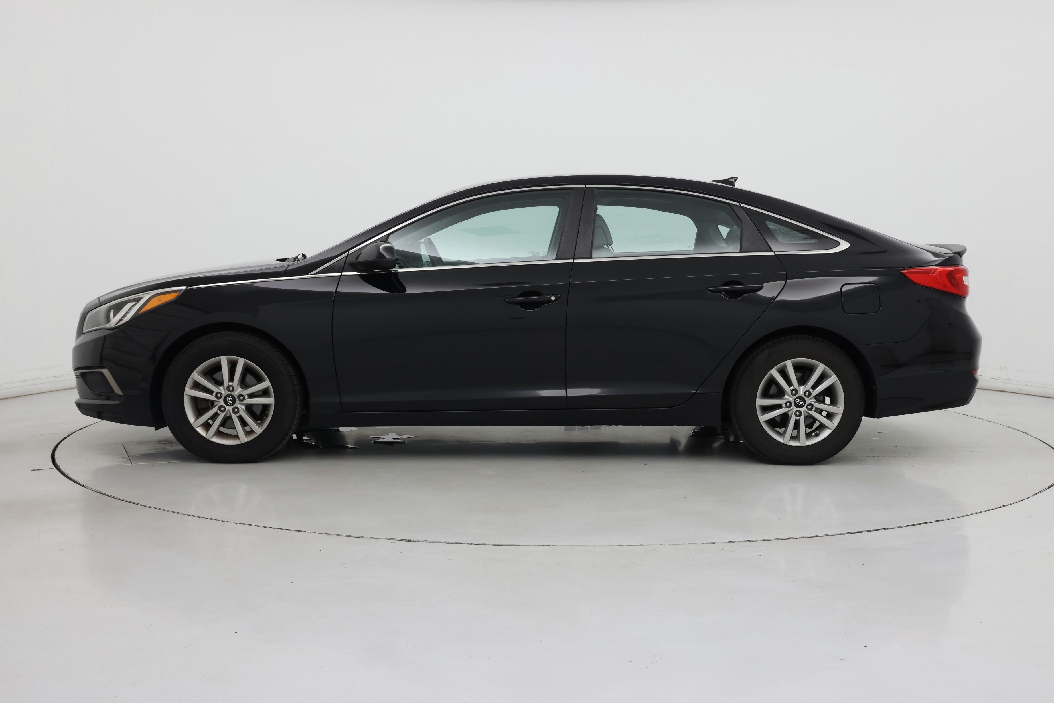 Thumbnail: 2016 Hyundai Sonata - 3