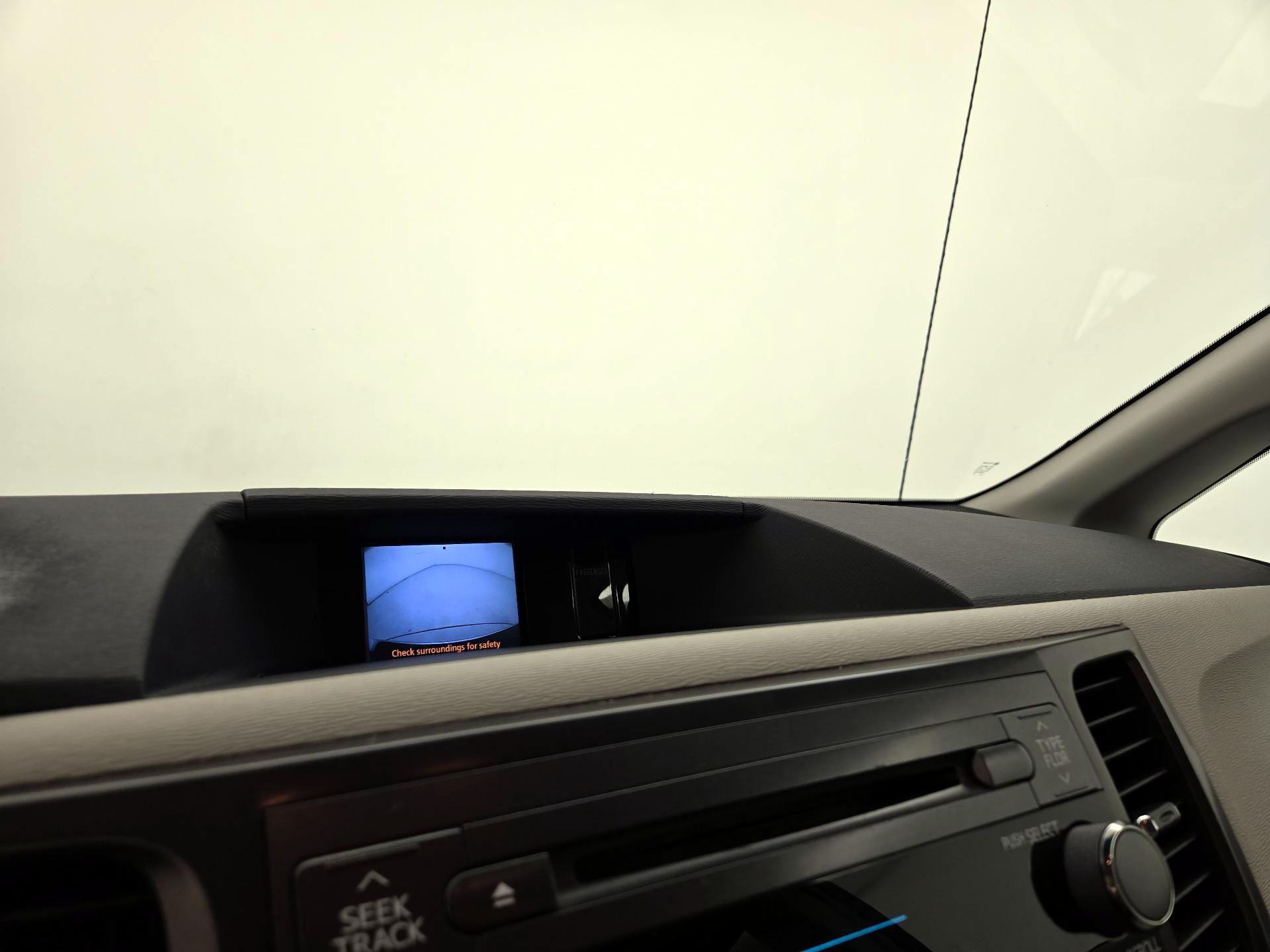 Thumbnail: 2014 Toyota Sienna - 14